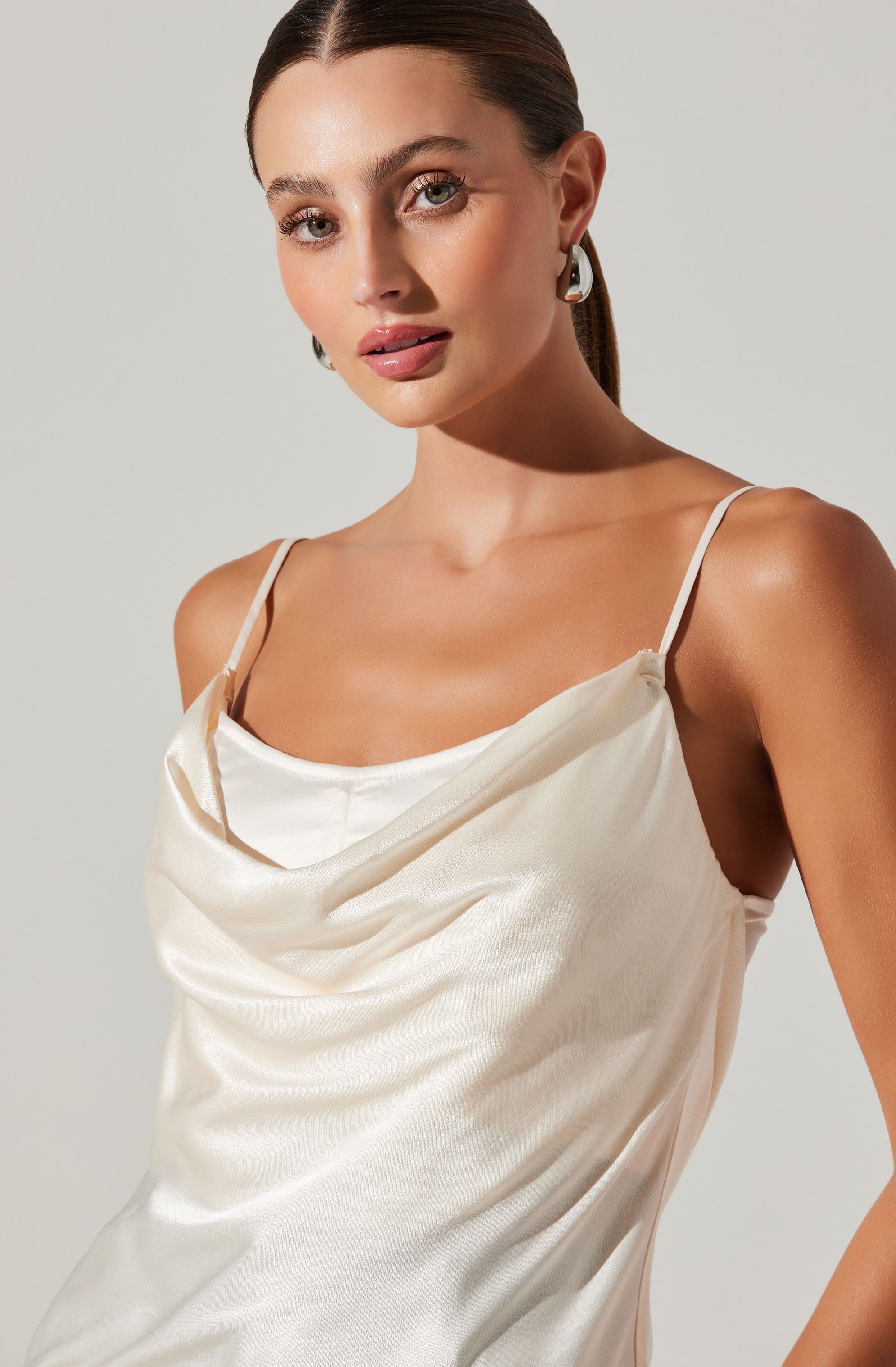 Contrast Cowl Tank-Aljck