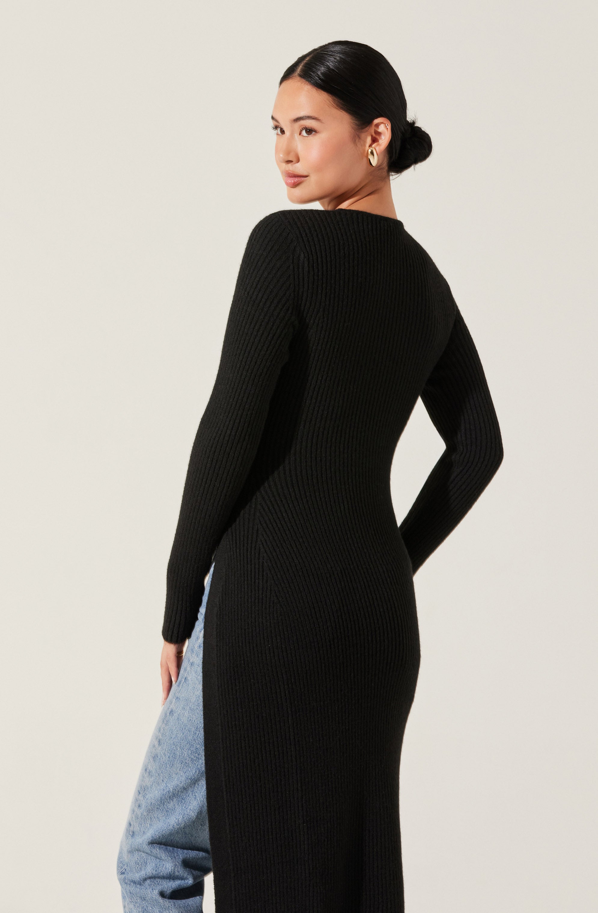 Ribbed Hi Slit Button Sweater-Aljck