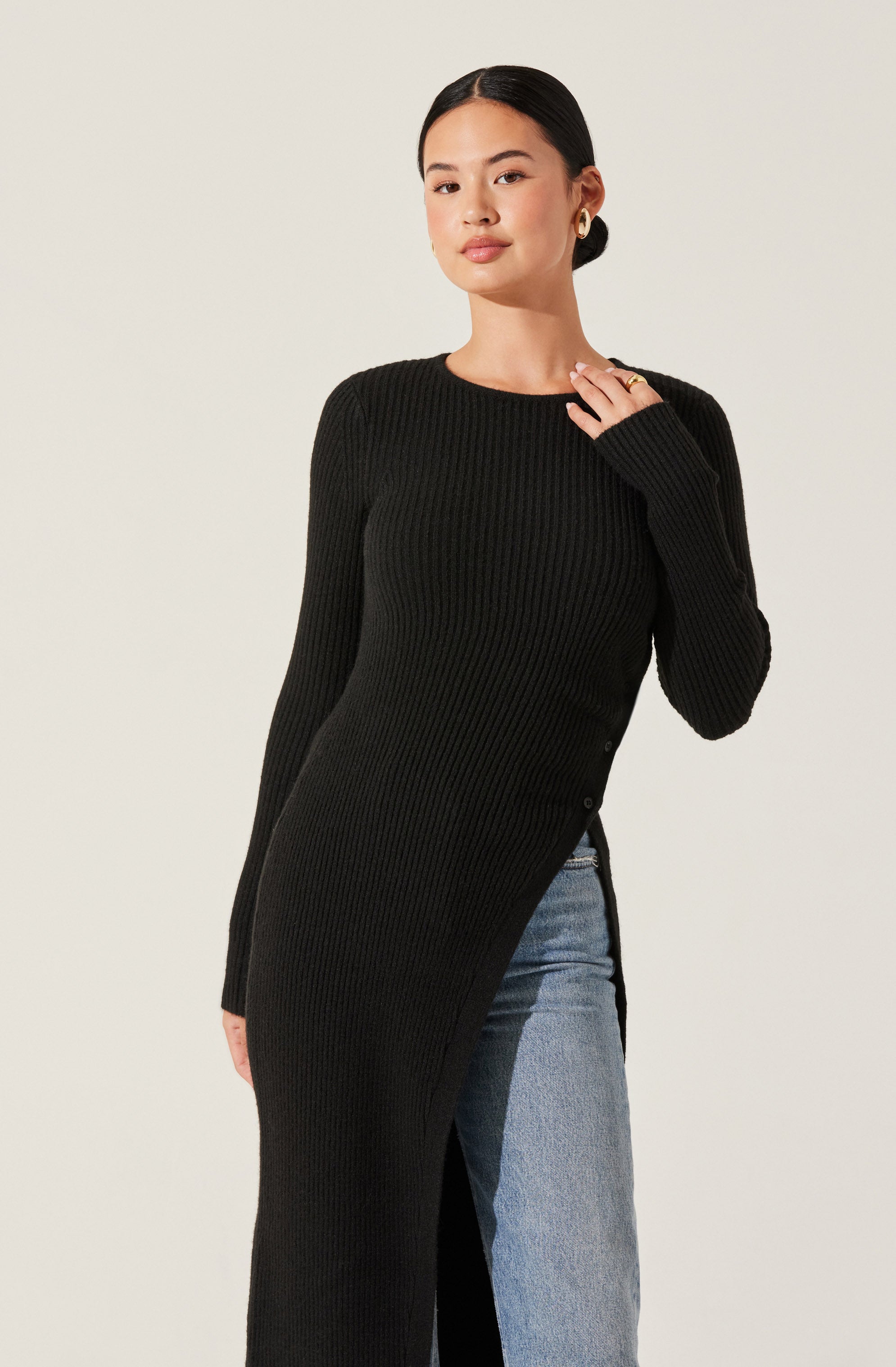 Ribbed Hi Slit Button Sweater-Aljck