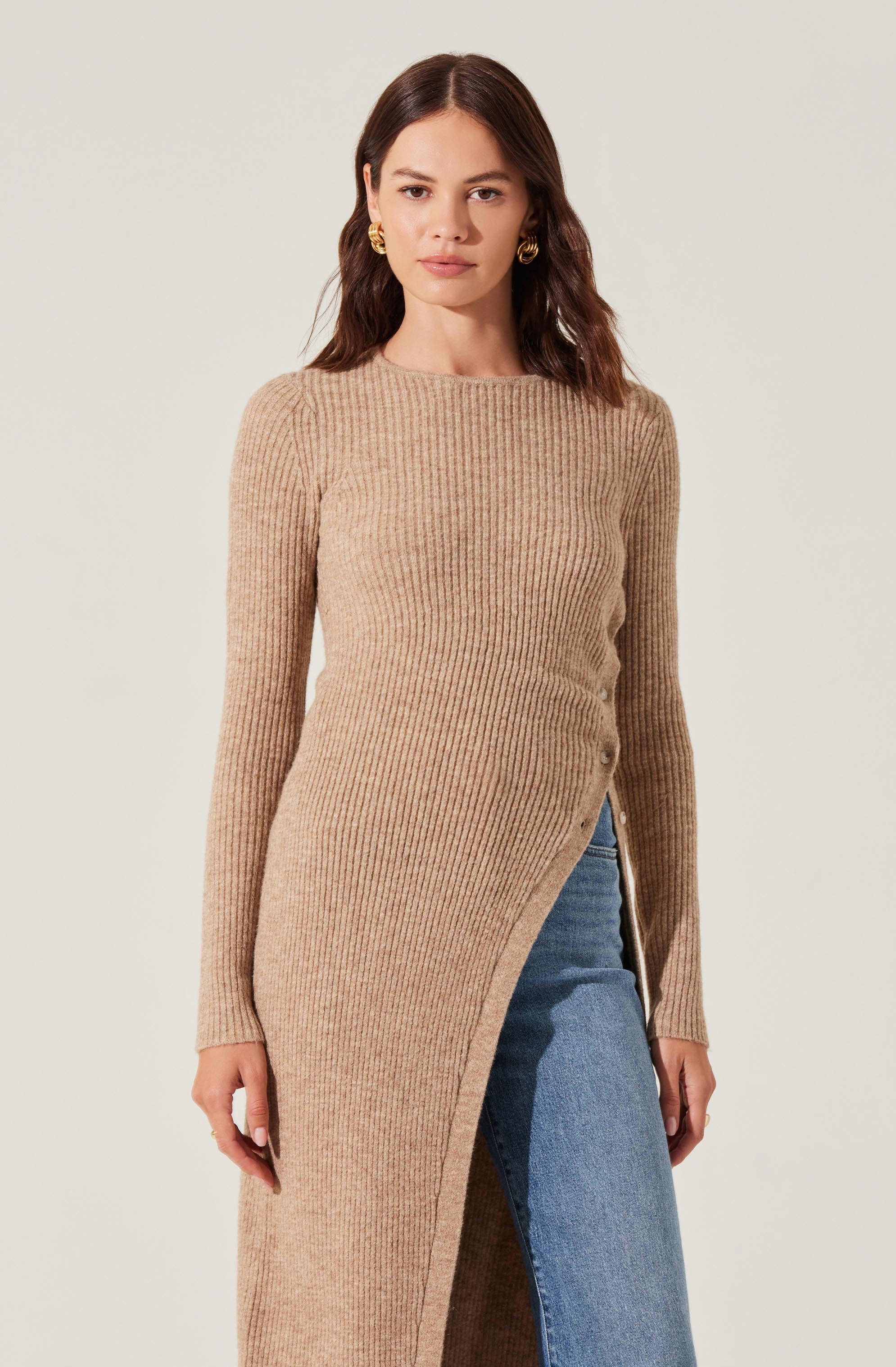 Ribbed Hi Slit Button Sweater-Aljck