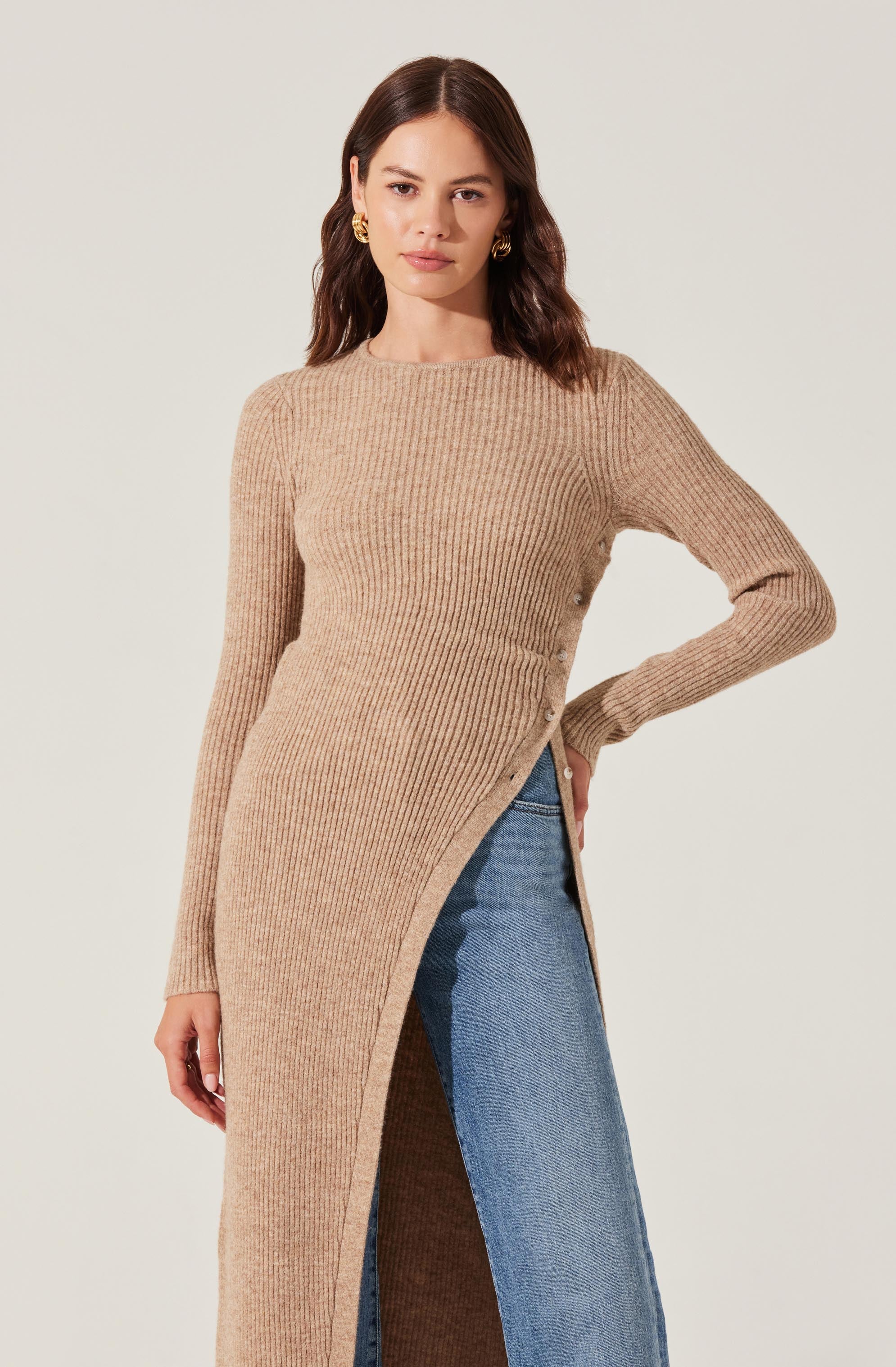 Ribbed Hi Slit Button Sweater-Aljck