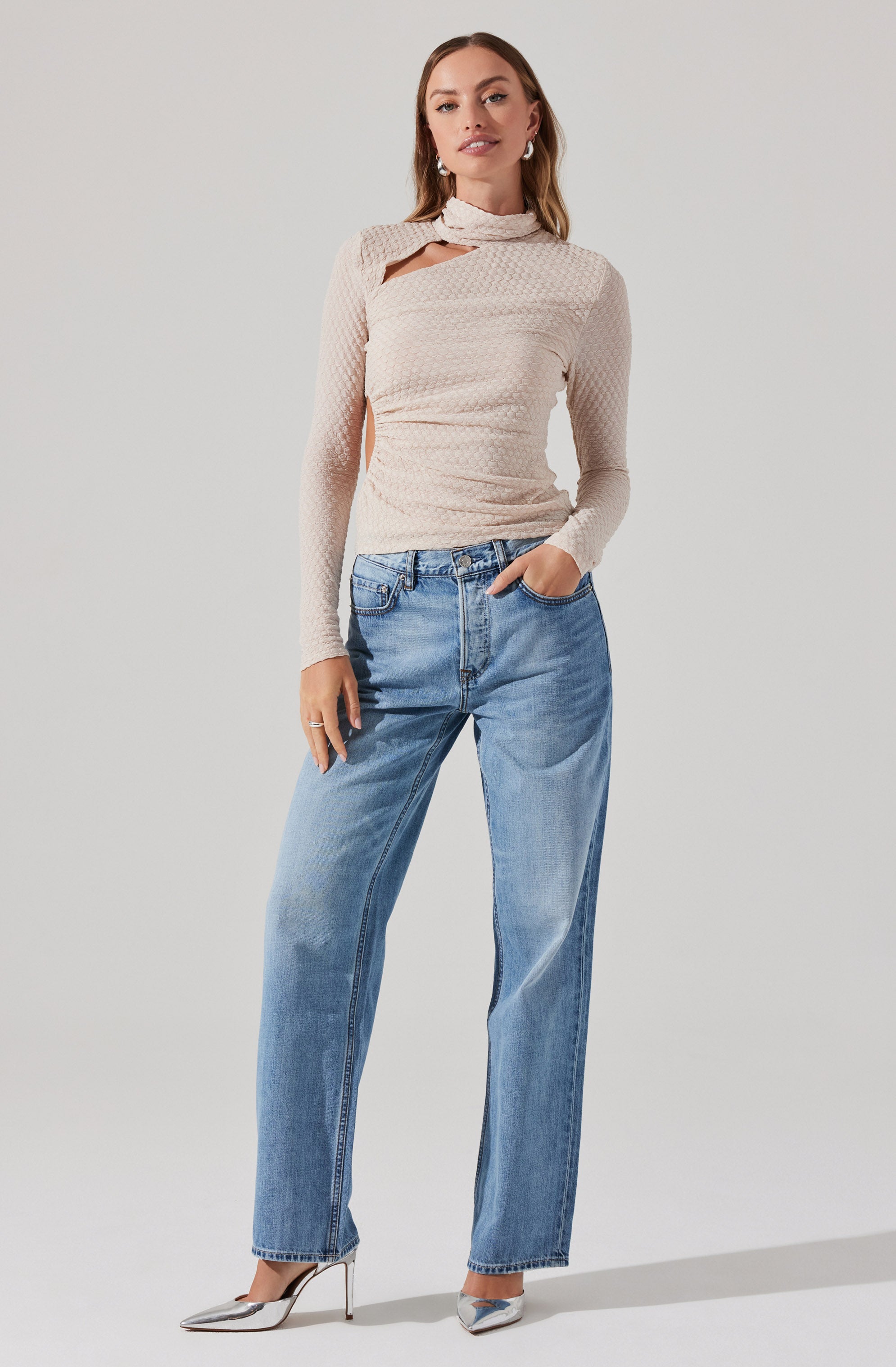 Textured Cutout Long Sleeve Top-Aljck