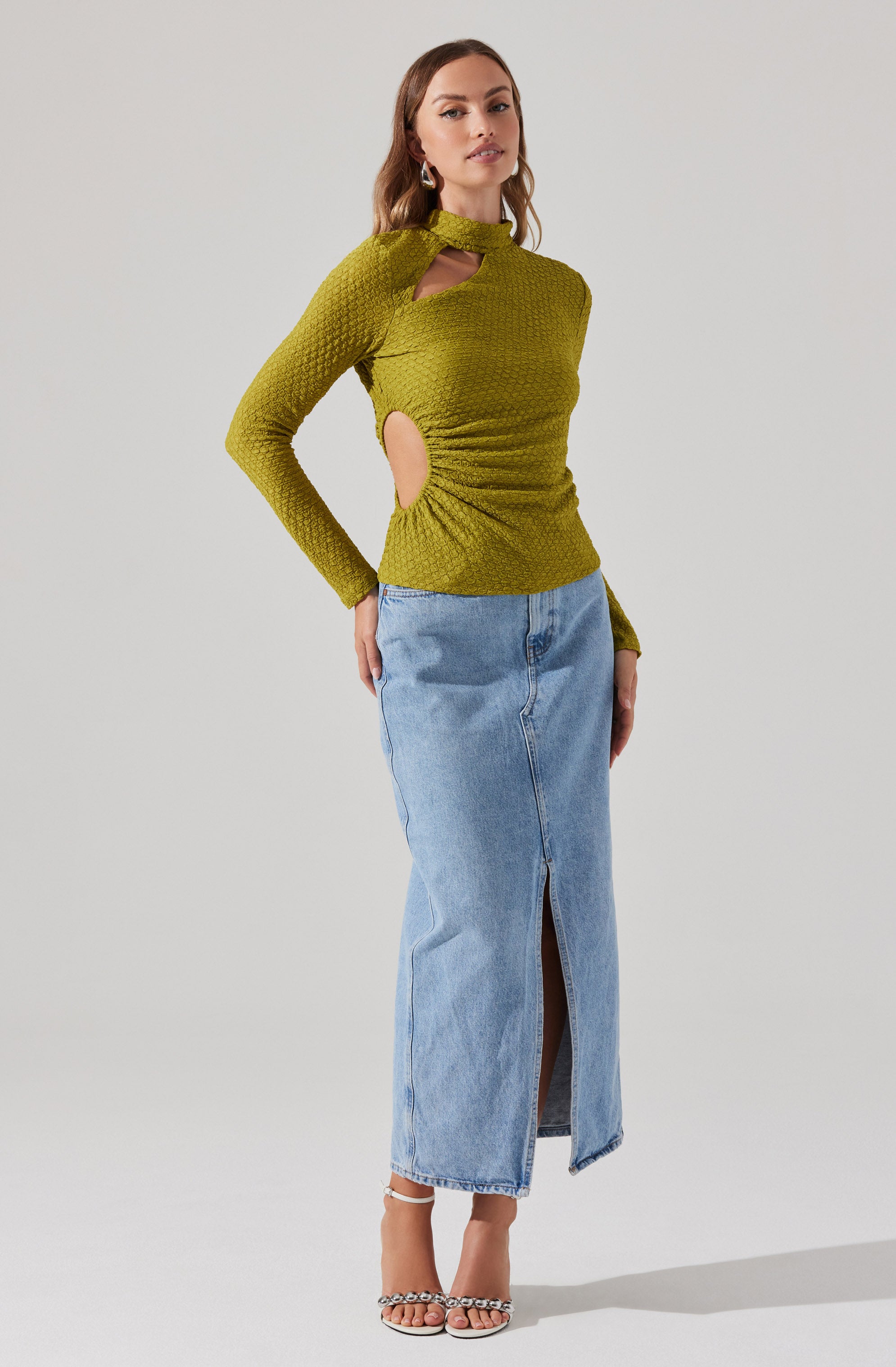 Textured Cutout Long Sleeve Top-Aljck