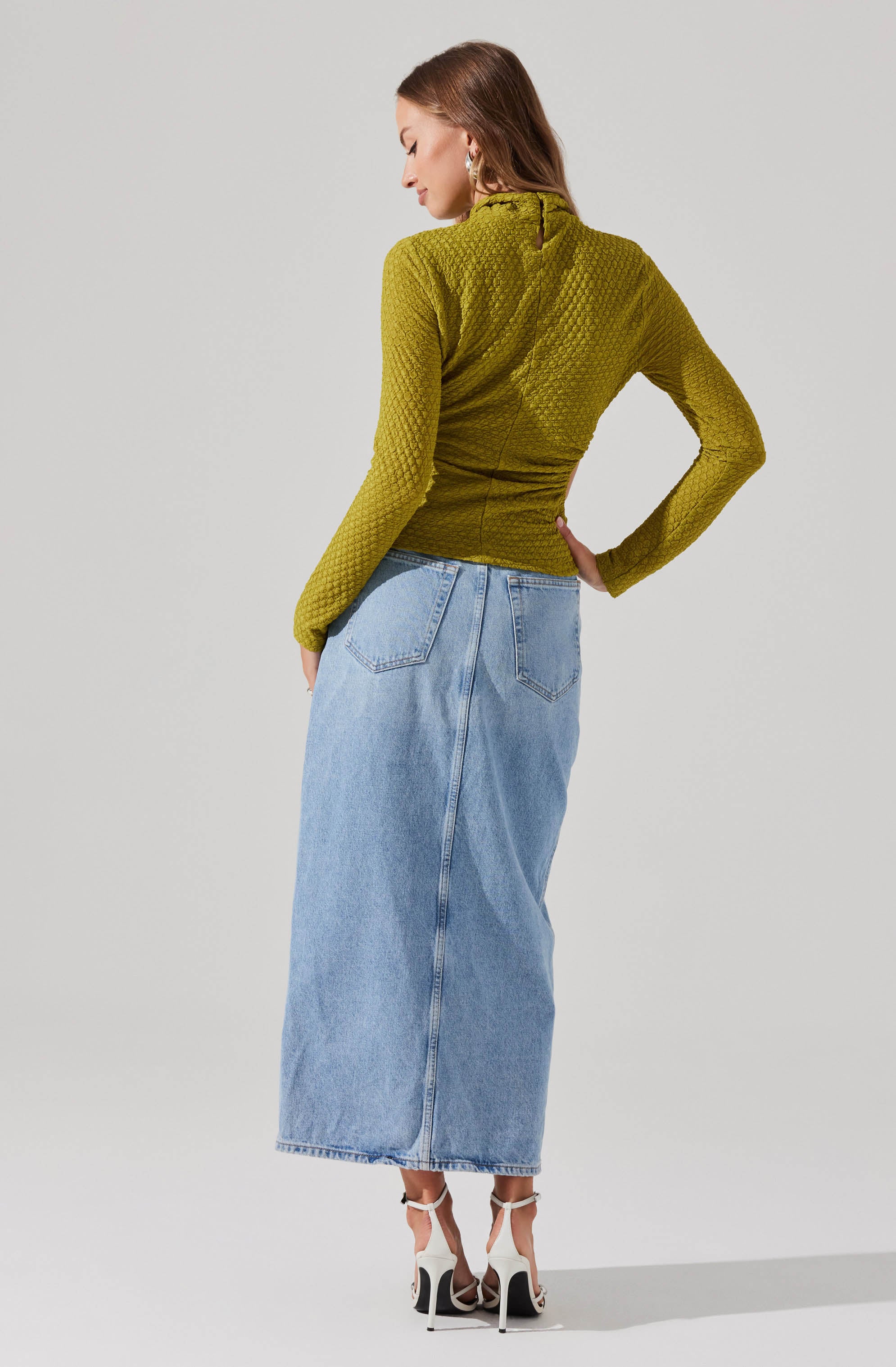 Textured Cutout Long Sleeve Top-Aljck