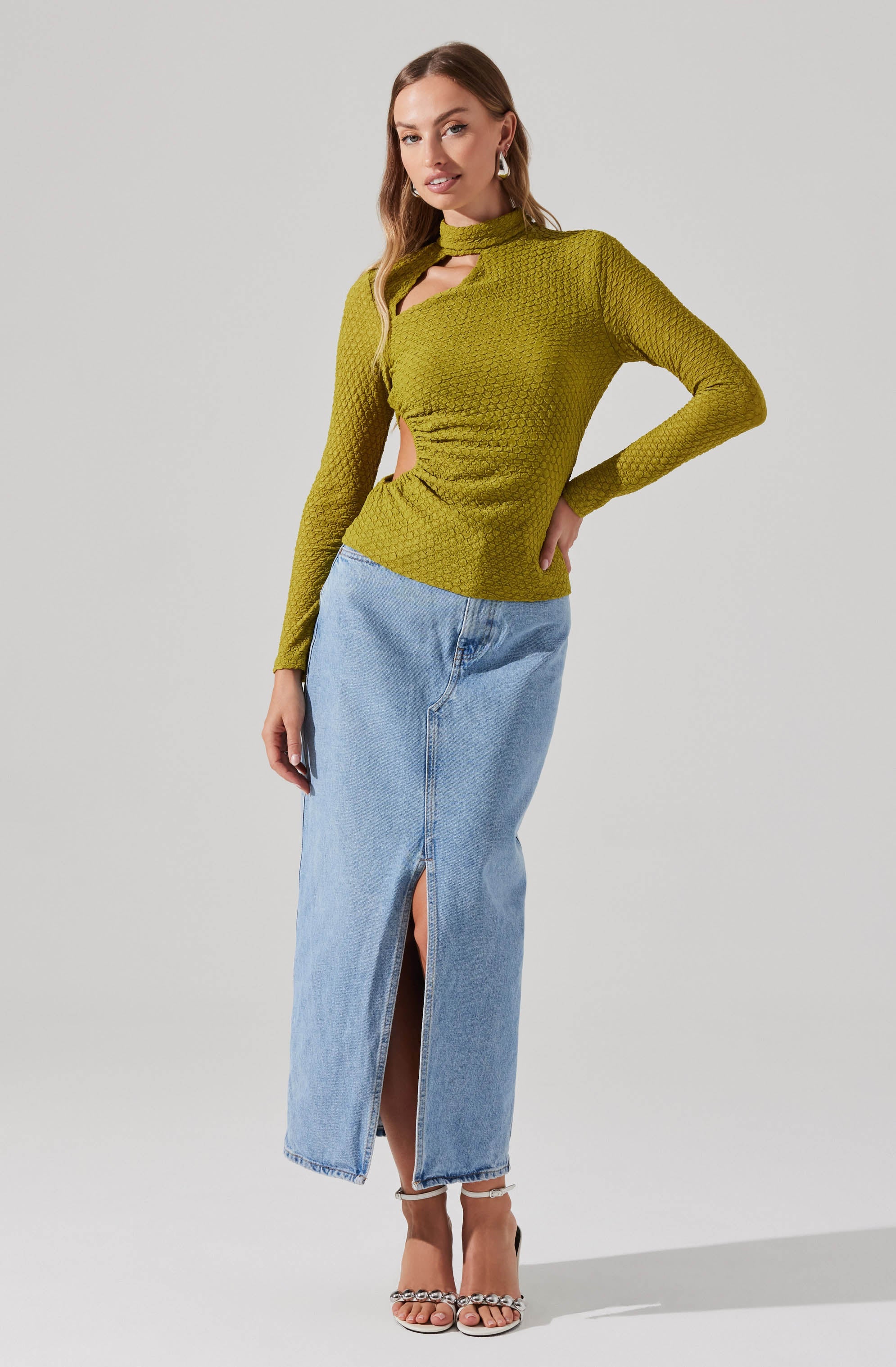 Textured Cutout Long Sleeve Top-Aljck