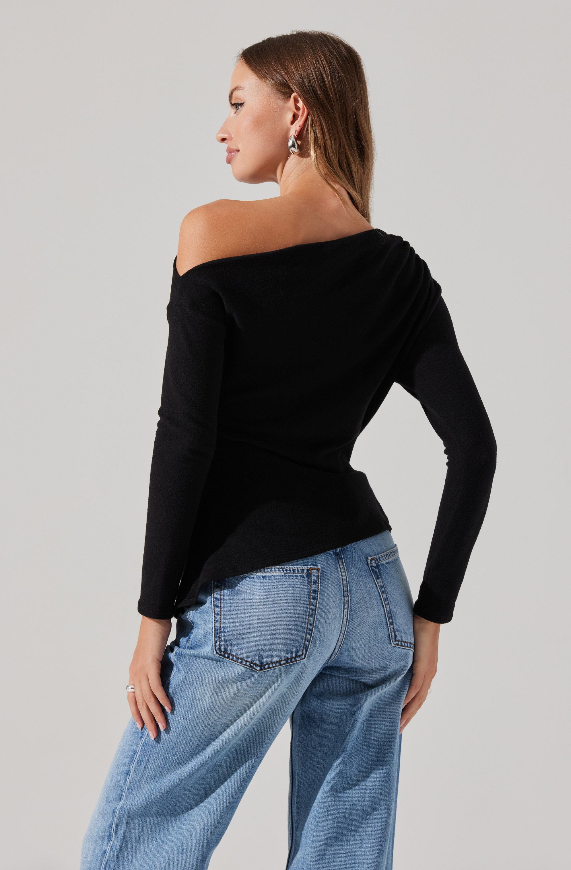 Asymmetrical Off Shoulder Tie Knit Top-Aljck
