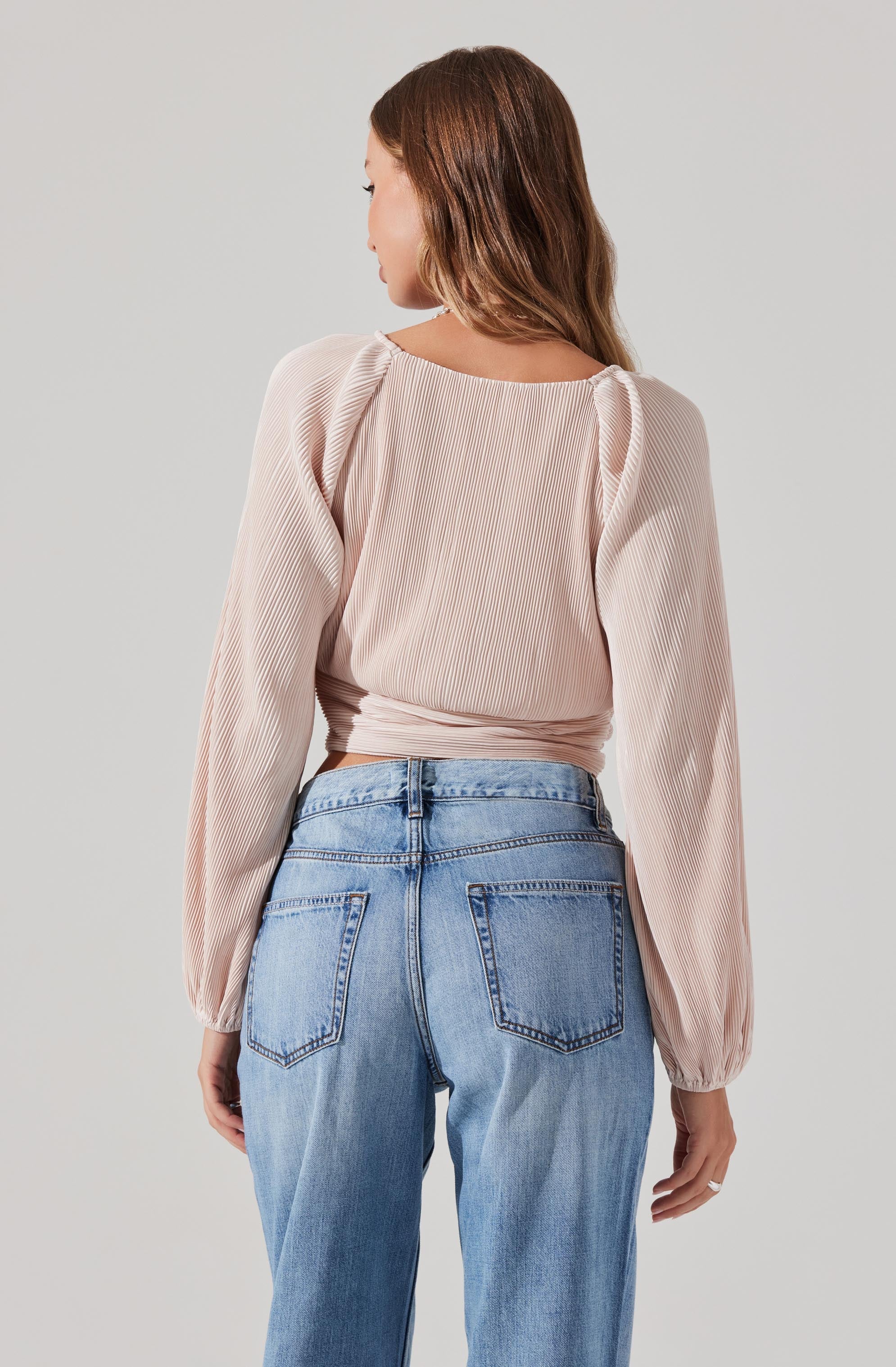 Long Sleeve Twist Plisse Top-Aljck