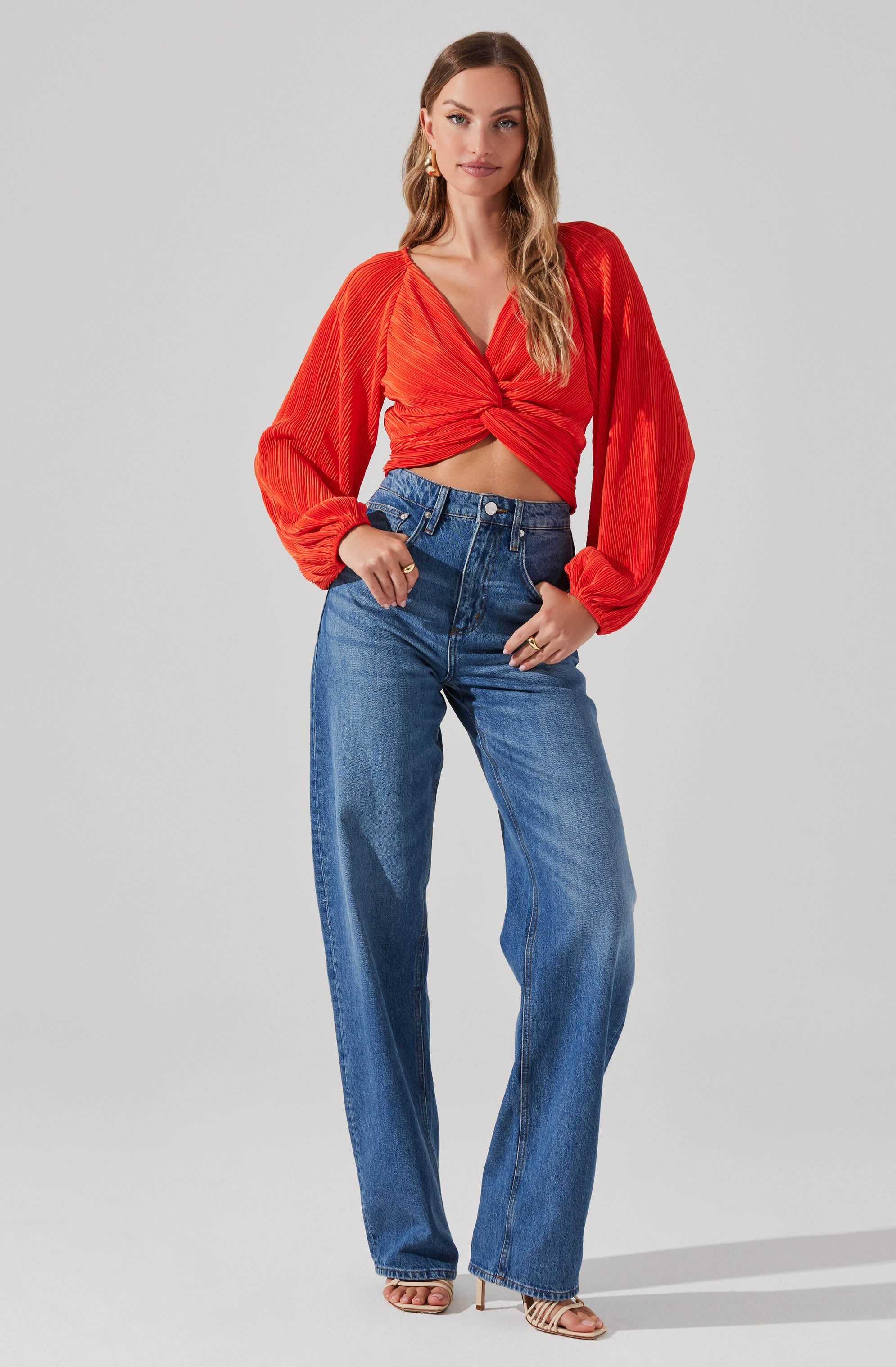 Long Sleeve Twist Plisse Top-Aljck