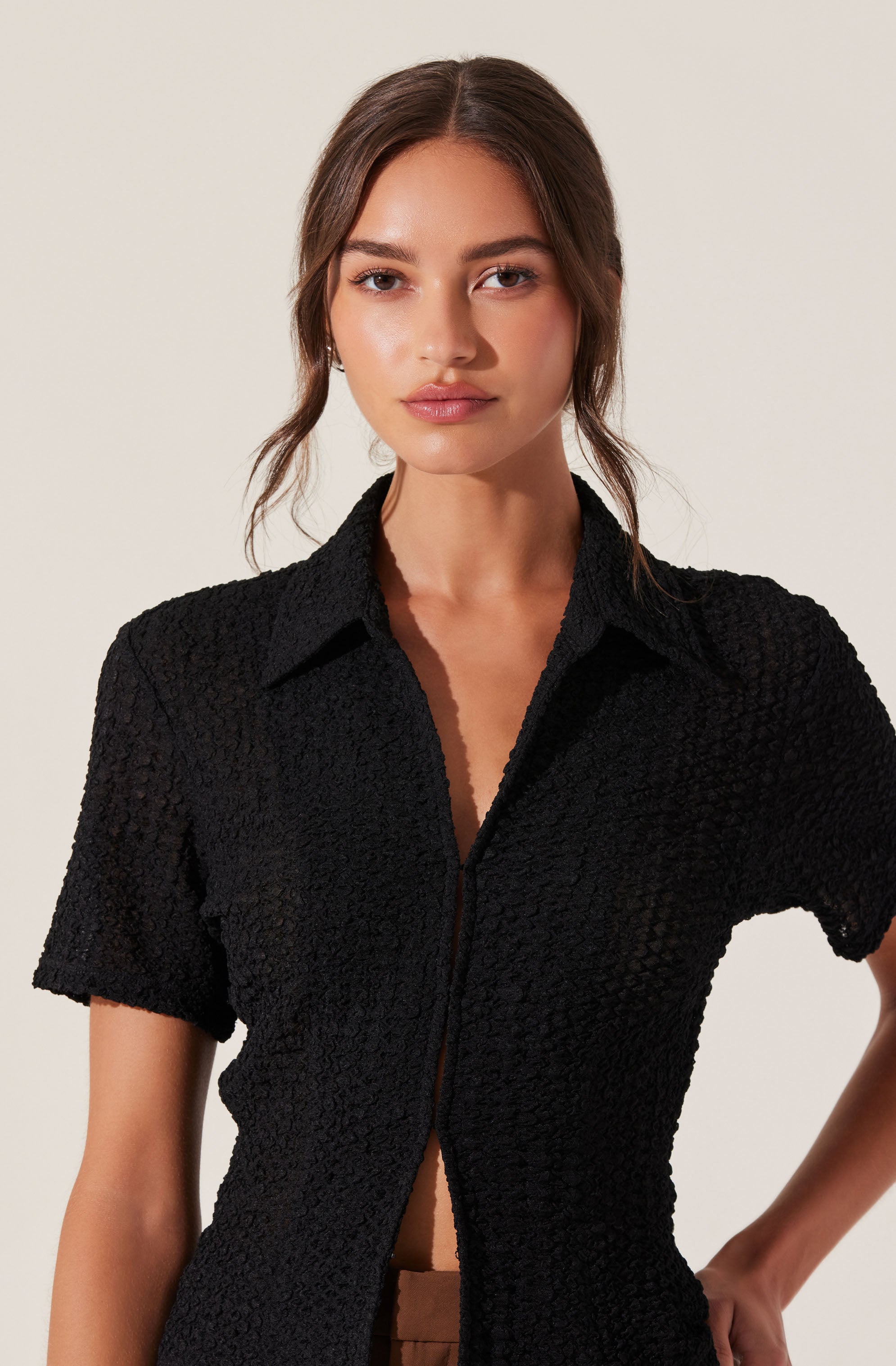 Textured Collared Hook-Closure Top-Aljck