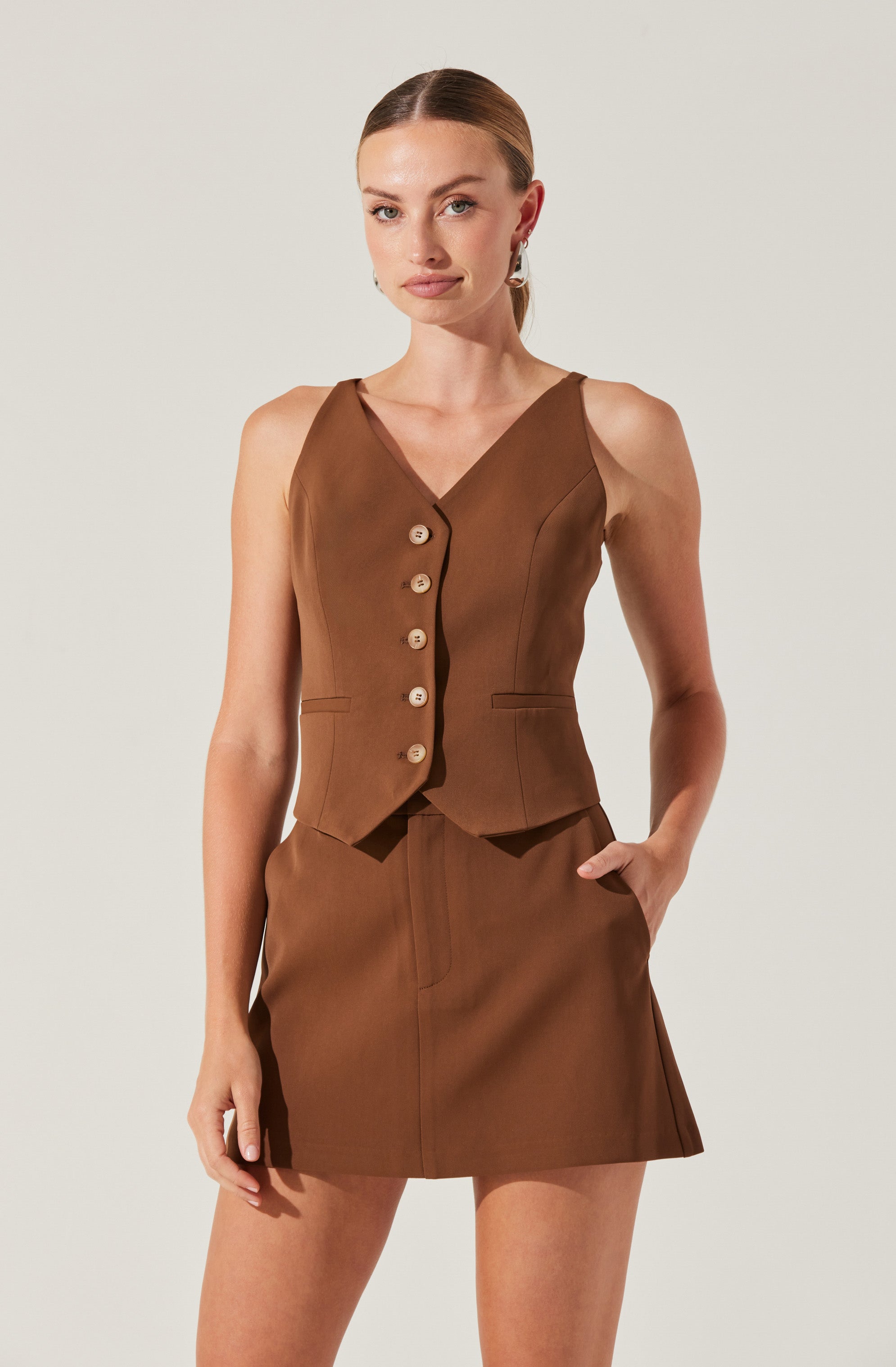 Tailored Button Up V-neck Vest-Aljck