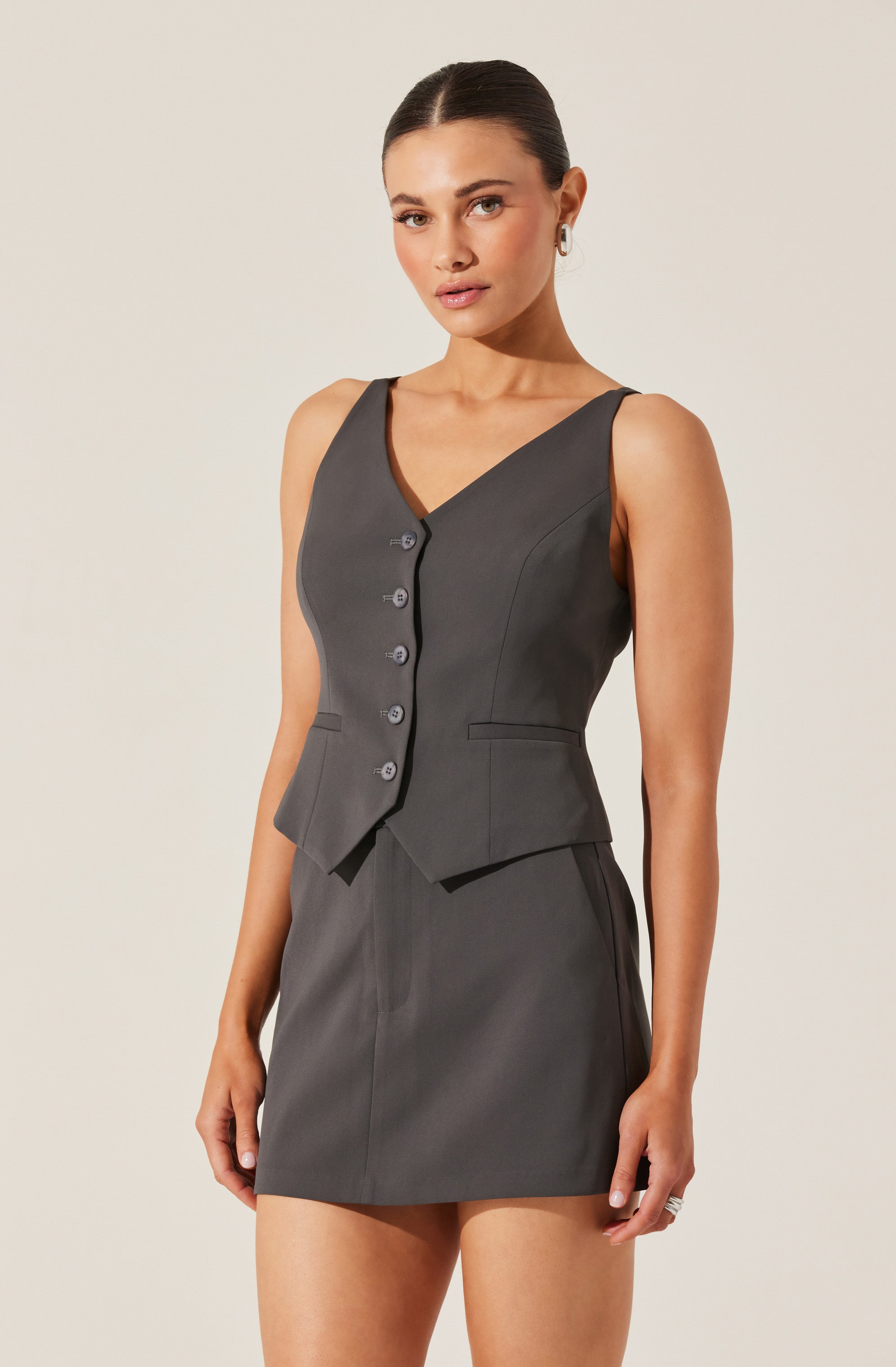 Tailored Button Up V-neck Vest-Aljck