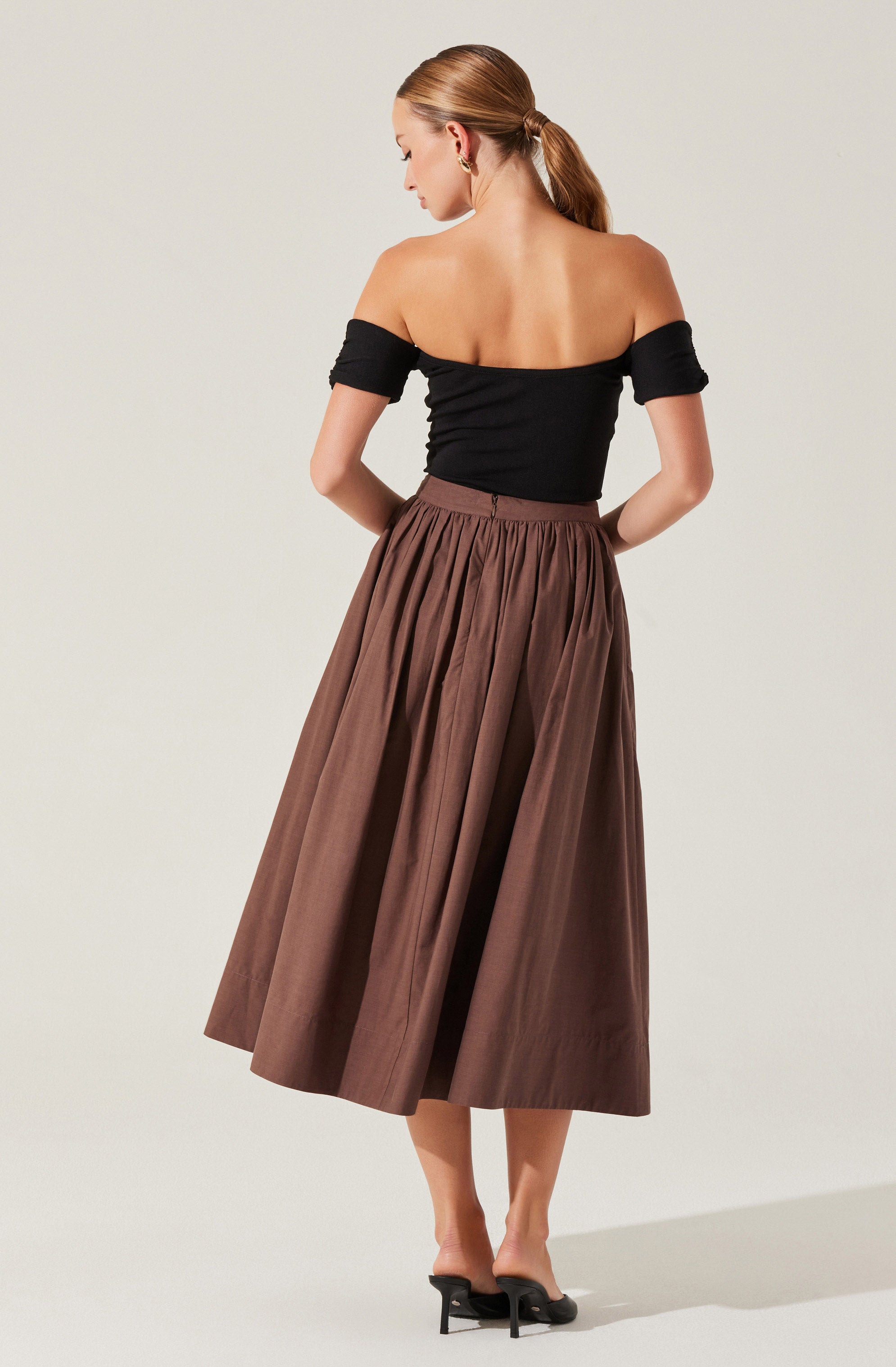 Twist Front Off Shoulder Top-Aljck