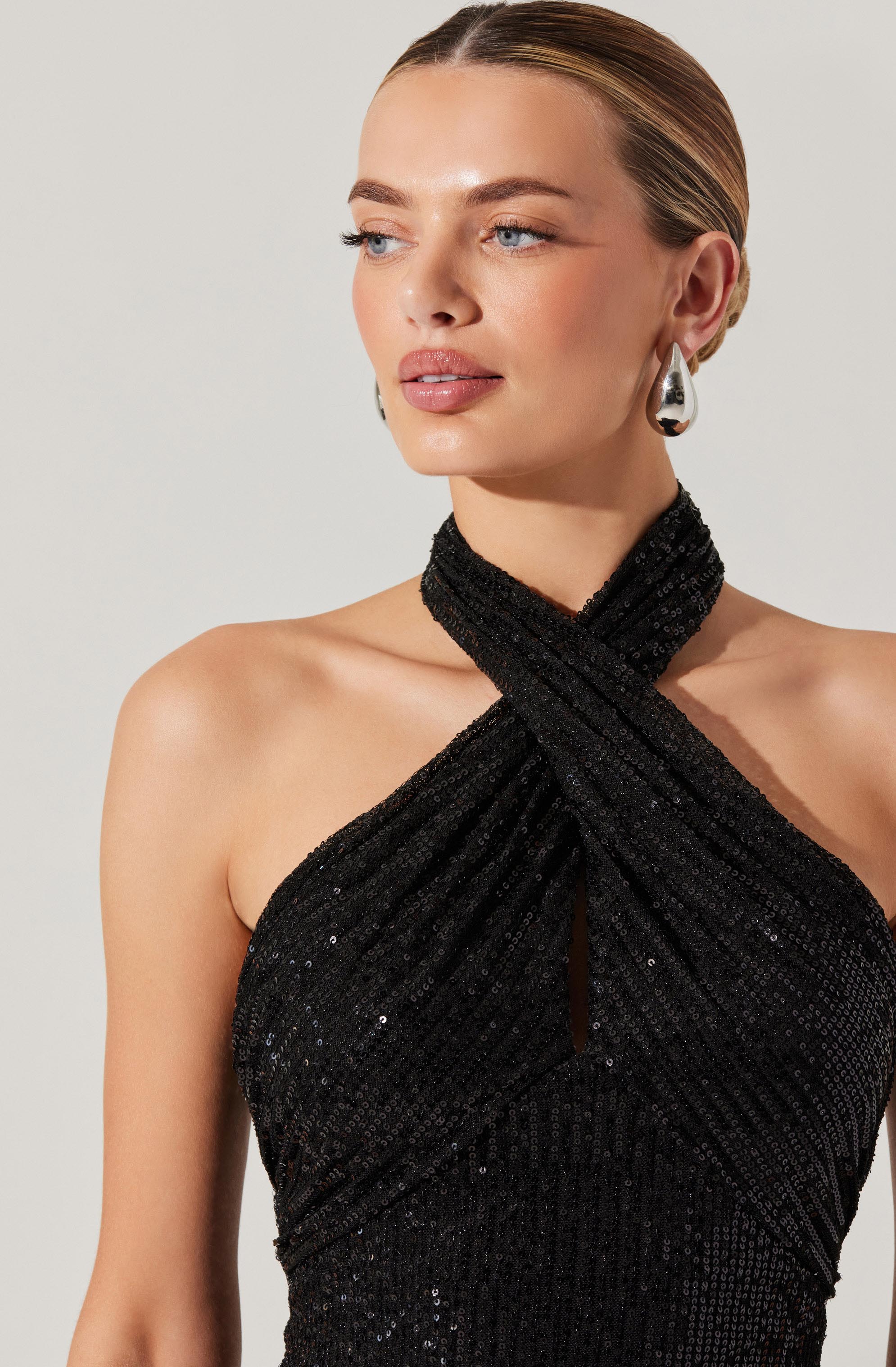 Sequin Crossover Halter Top-Aljck