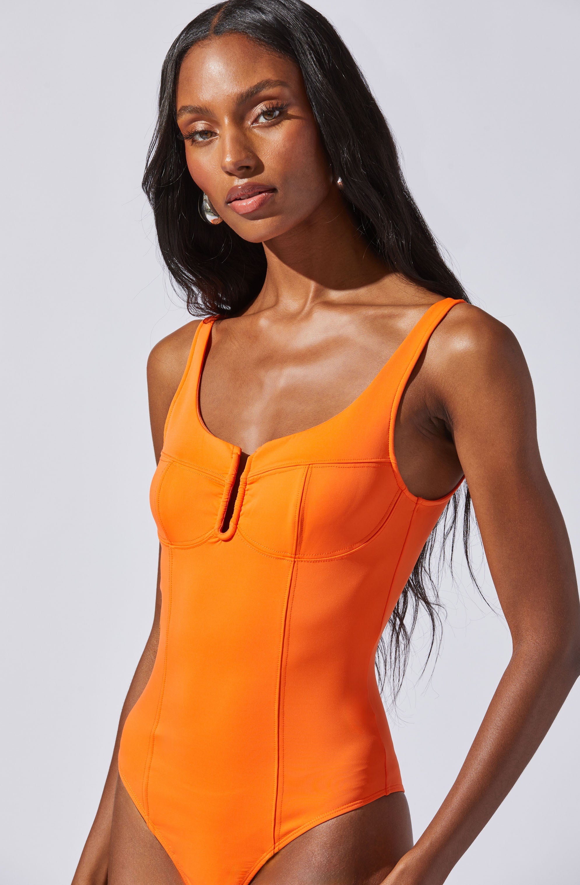 U-Bar Sleeveless Bodysuit-Aljck