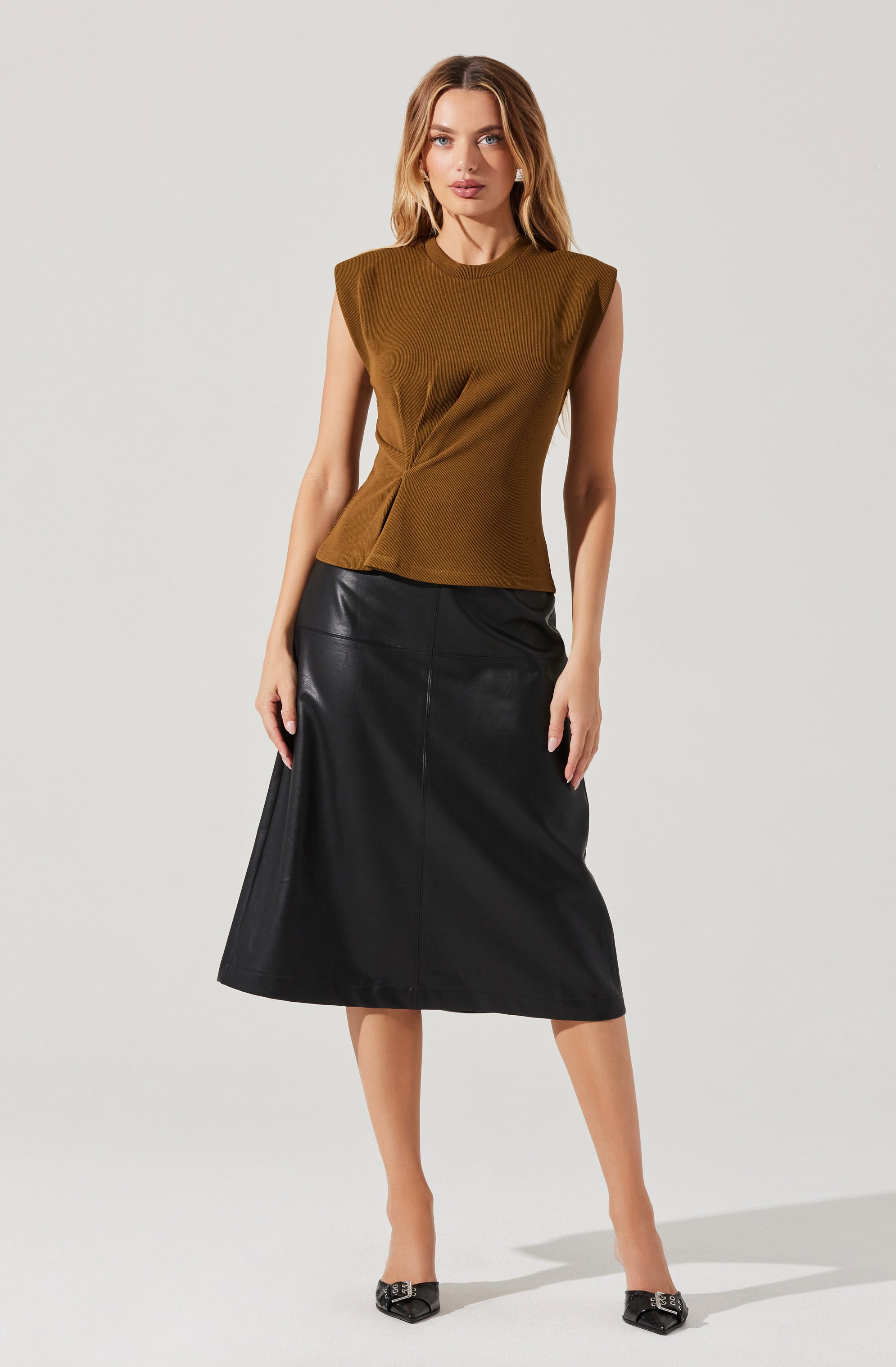 Cinched Waist Ribbed Knit Top-Aljck