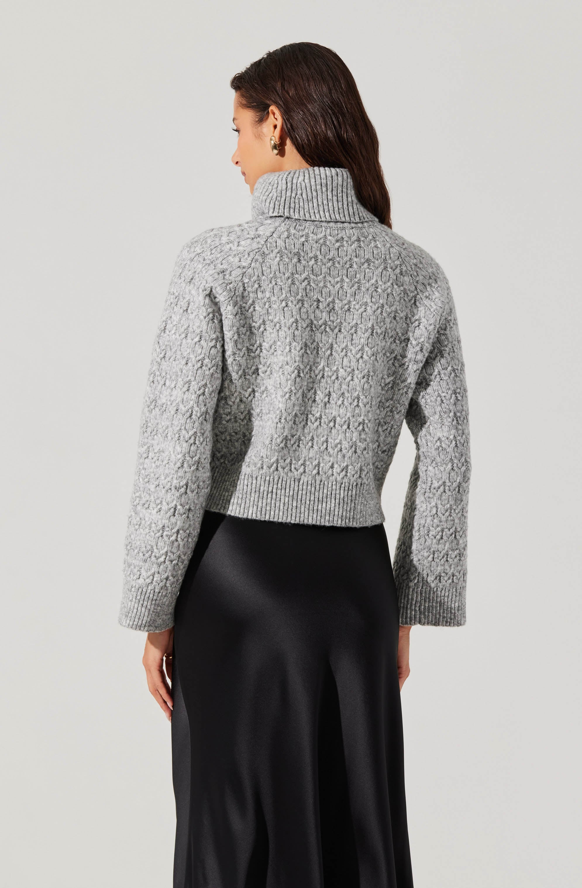 Textured Boxy Turtleneck Sweater-Aljck
