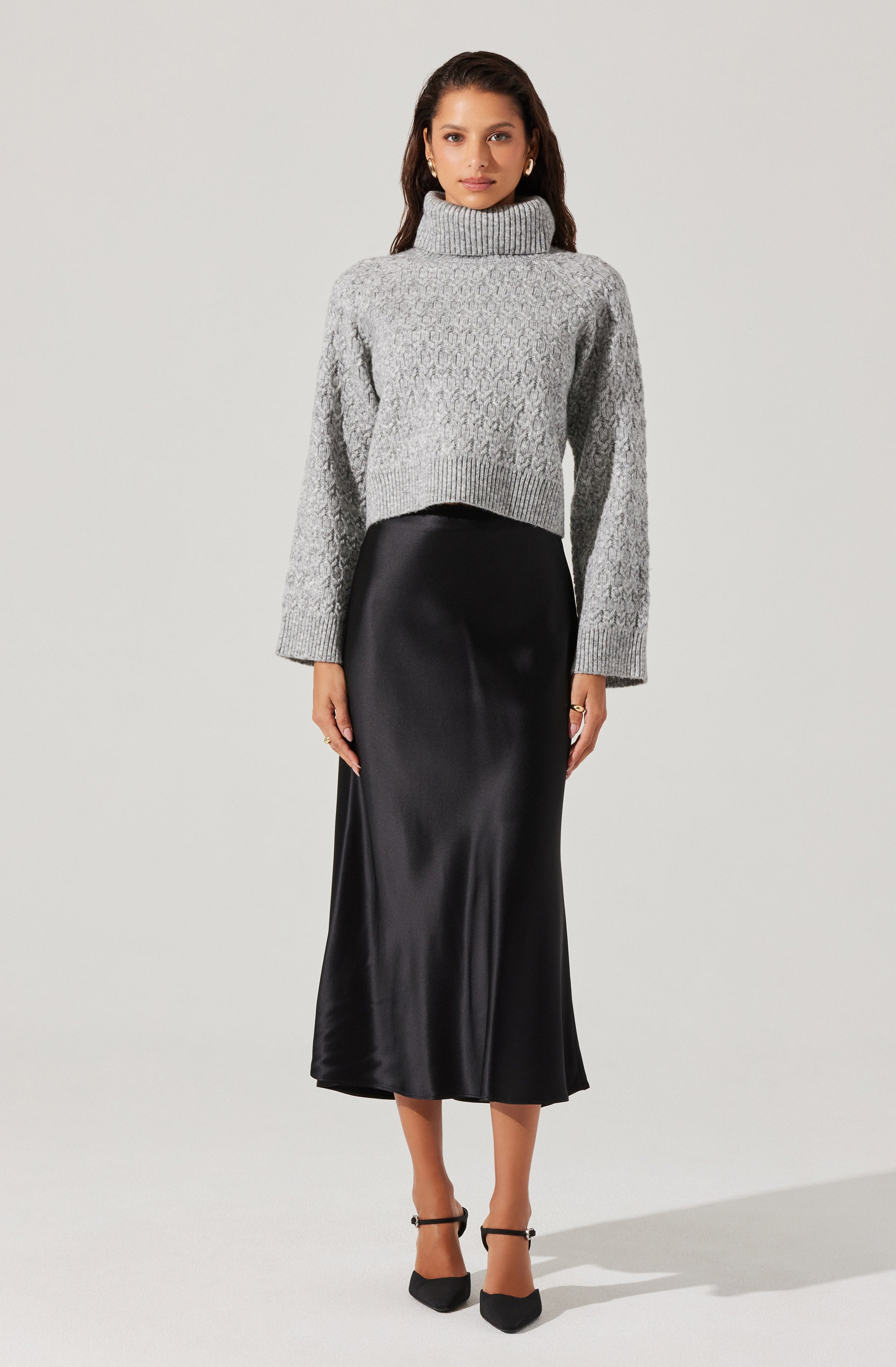 Textured Boxy Turtleneck Sweater-Aljck