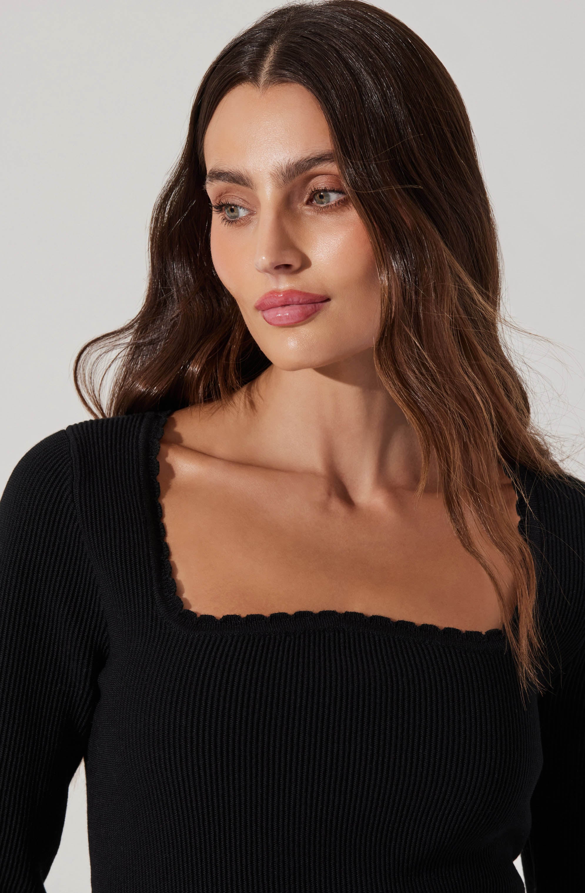 Scallop trim square neck top-Aljck