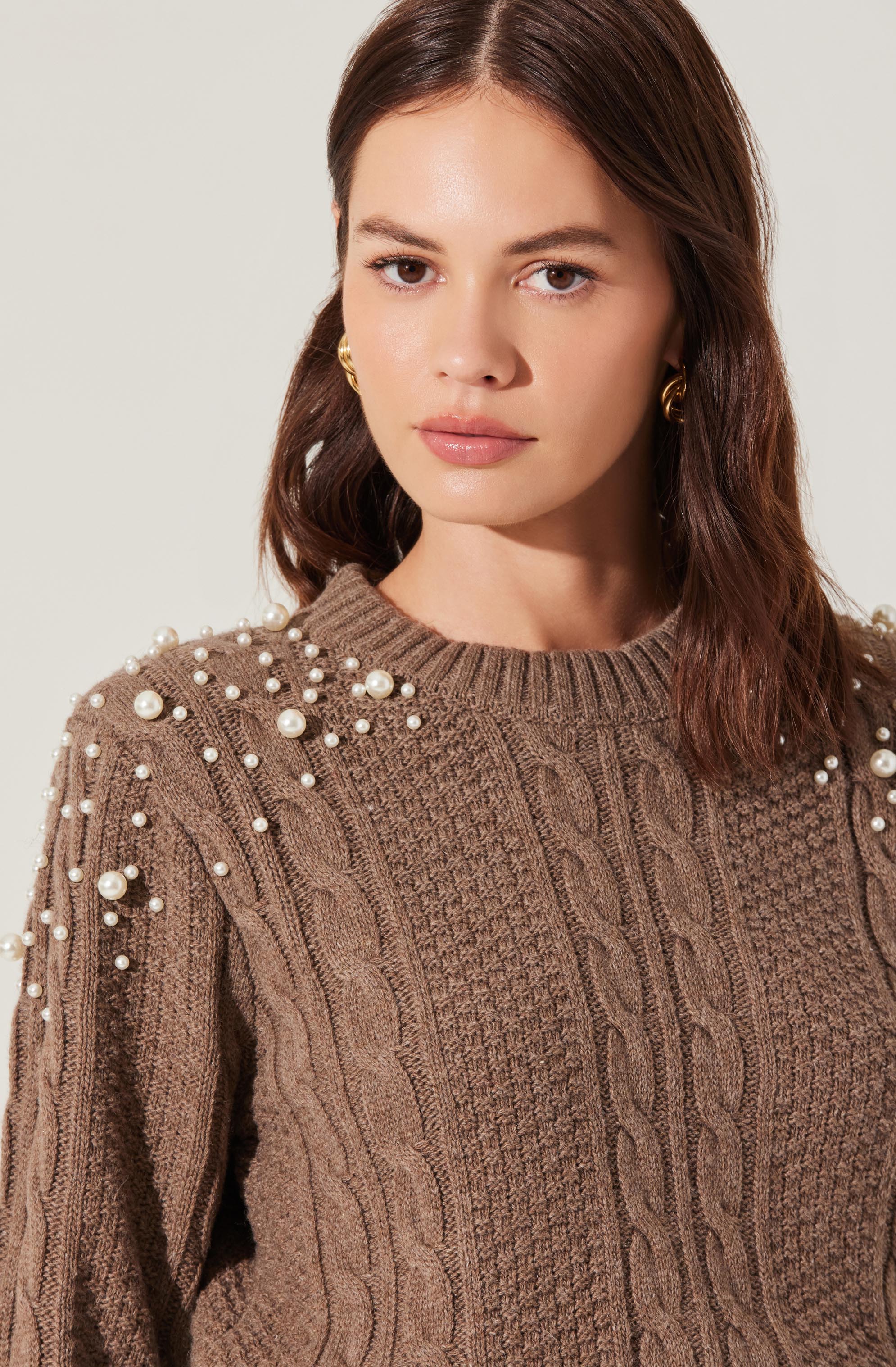 Pearl Embellished Cable Knit Sweater-Aljck