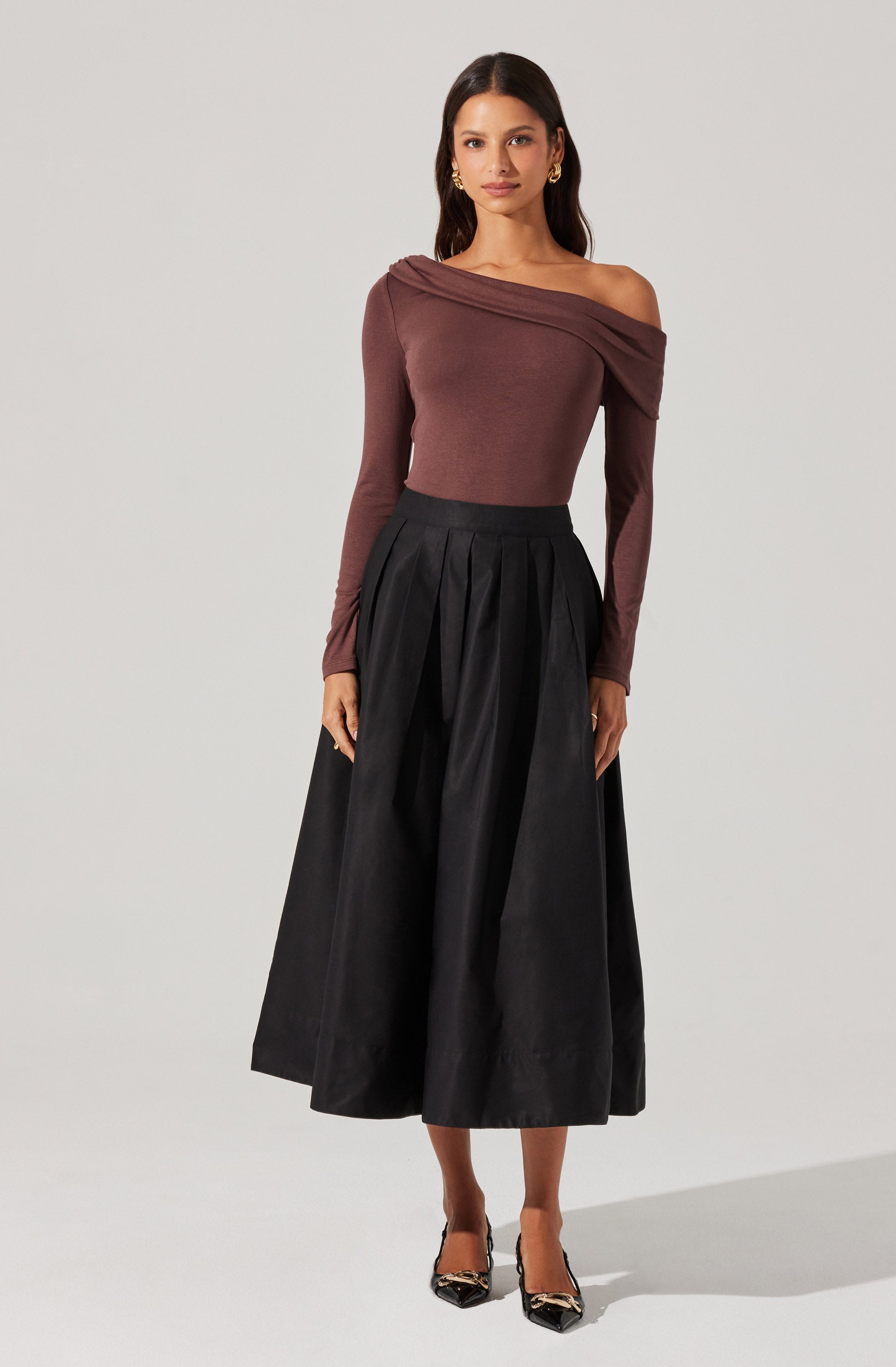 Draped Off Shoulder Top-Aljck