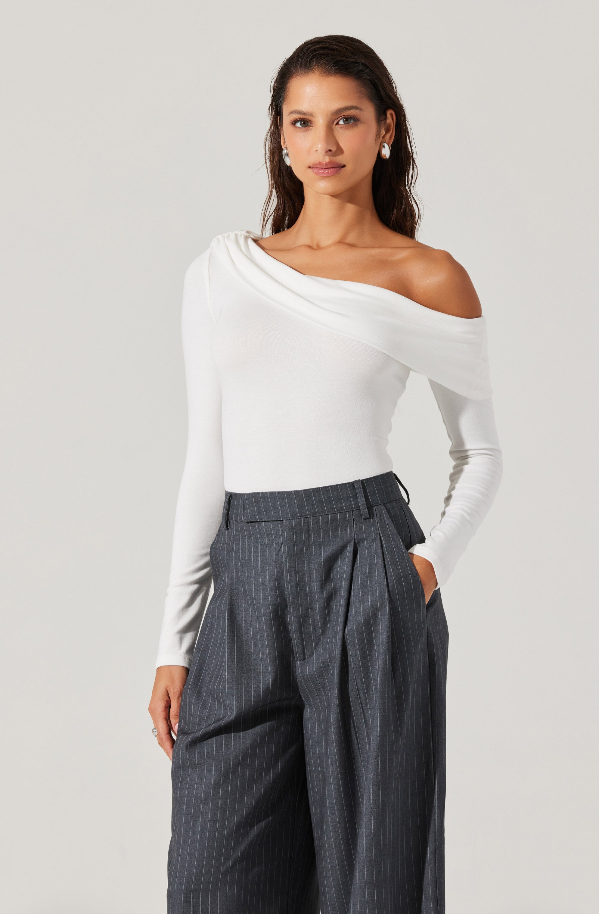 Draped Off Shoulder Top-Aljck