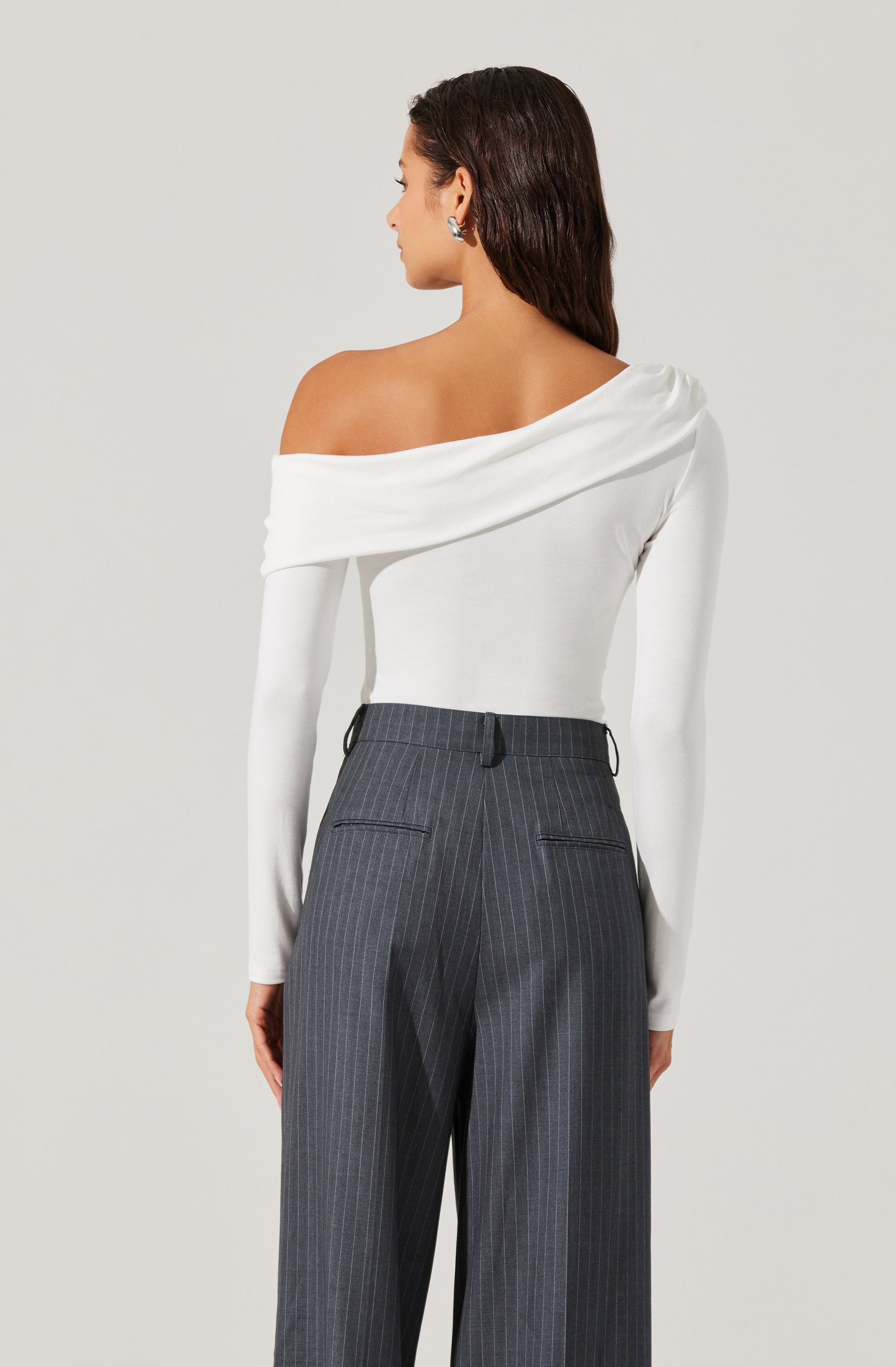 Draped Off Shoulder Top-Aljck