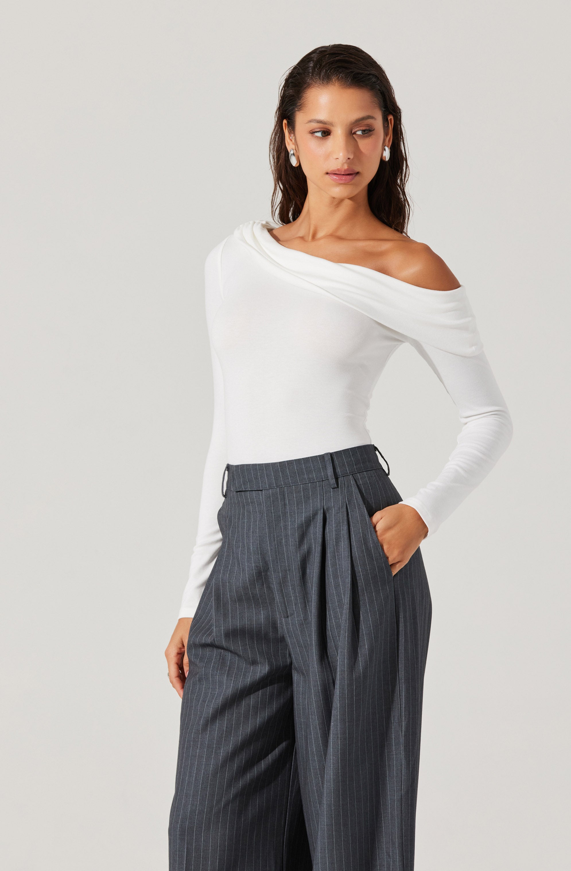 Draped Off Shoulder Top-Aljck