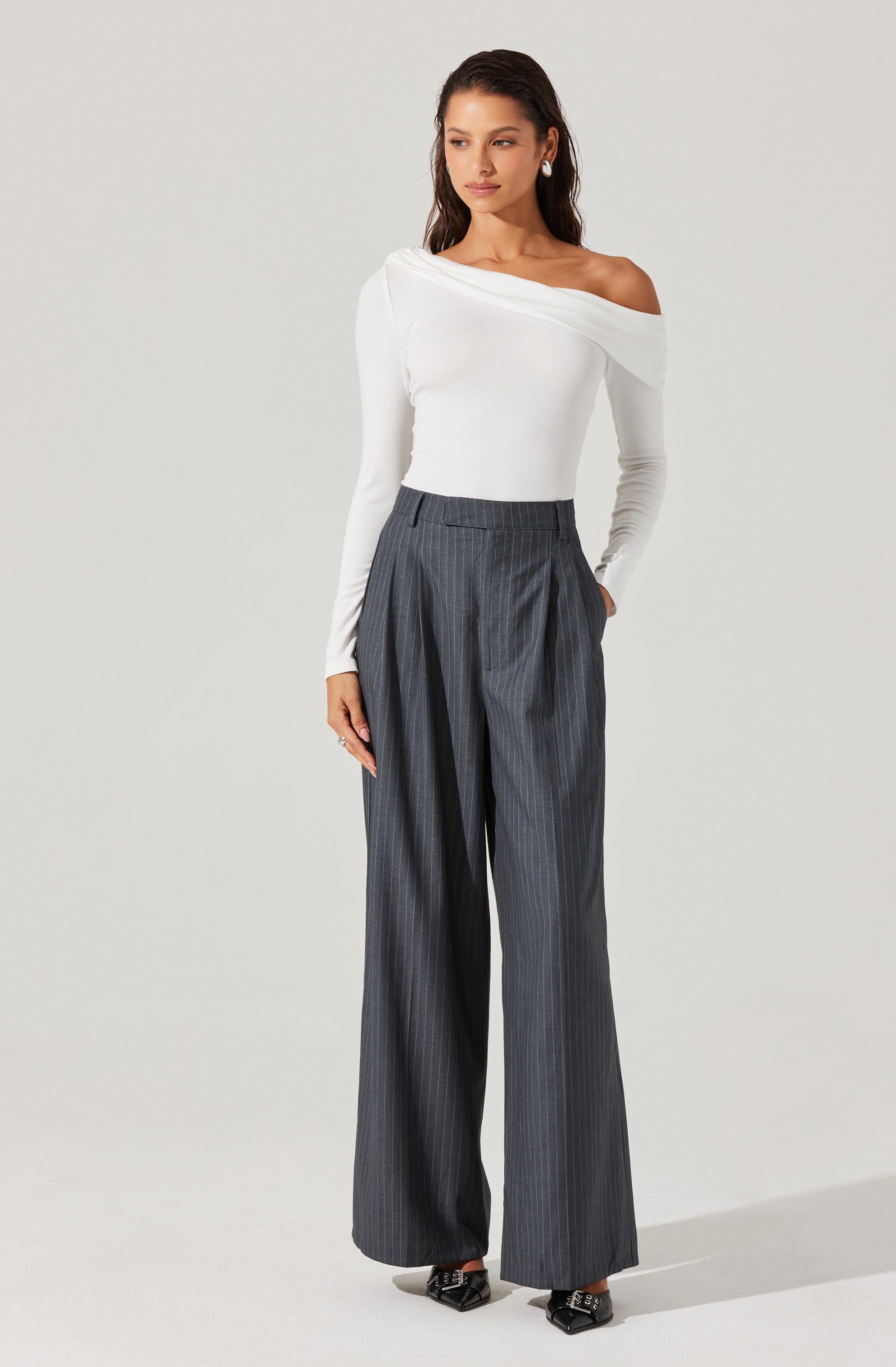 Draped Off Shoulder Top-Aljck