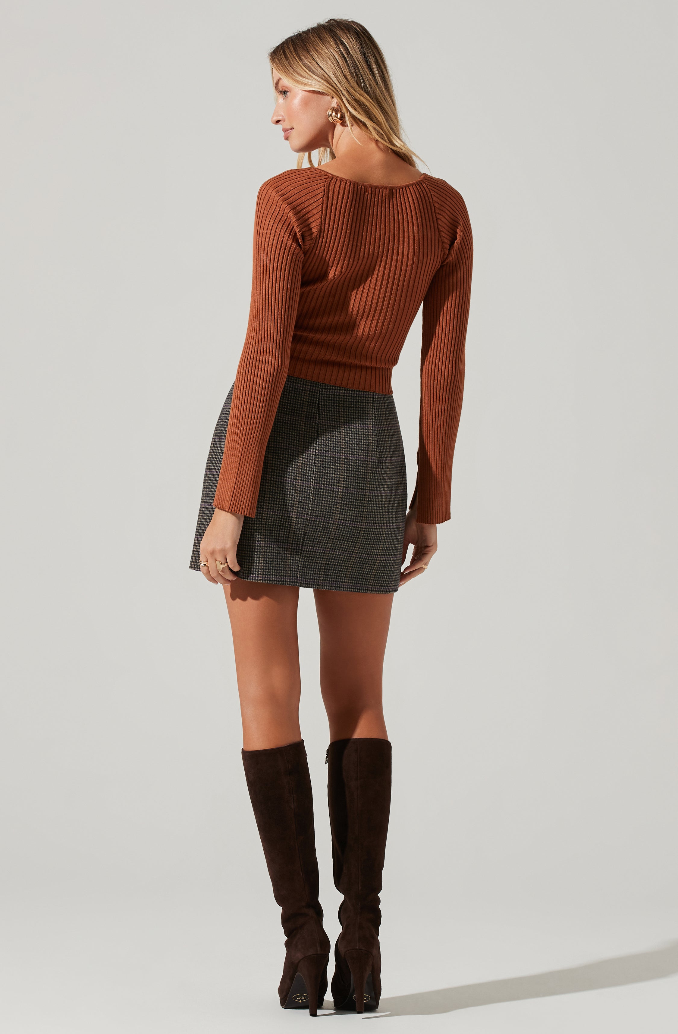 Long Sleeve Cropped Knit Top-Aljck