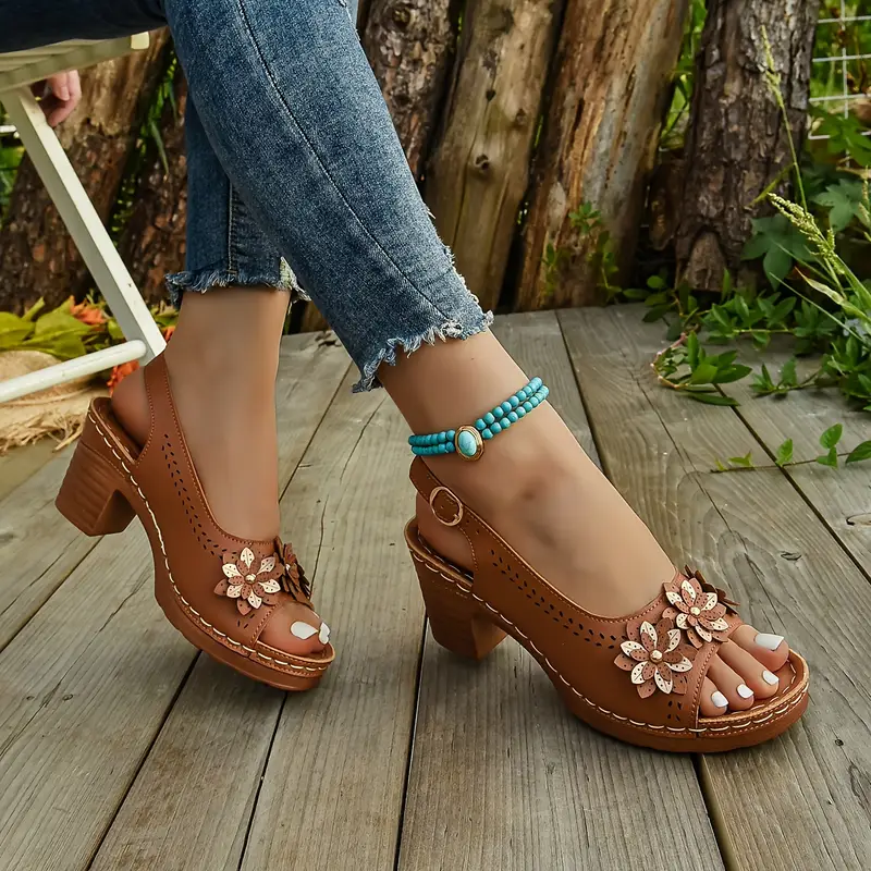 Ladies' thick-soled wedge heel sandals - PU fabric with open design and buckle closure, white casual business shoes