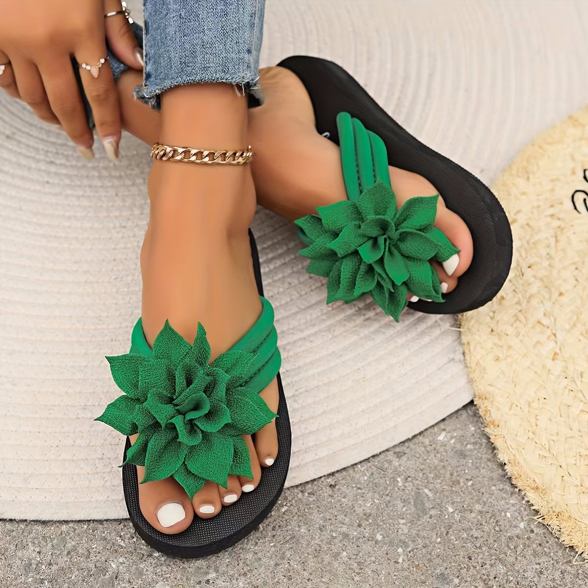 Wide-Fit Women'S Stylish Sandals with Floral Design, Casual Flip-Flops, Flat Beach Vacation Shoes