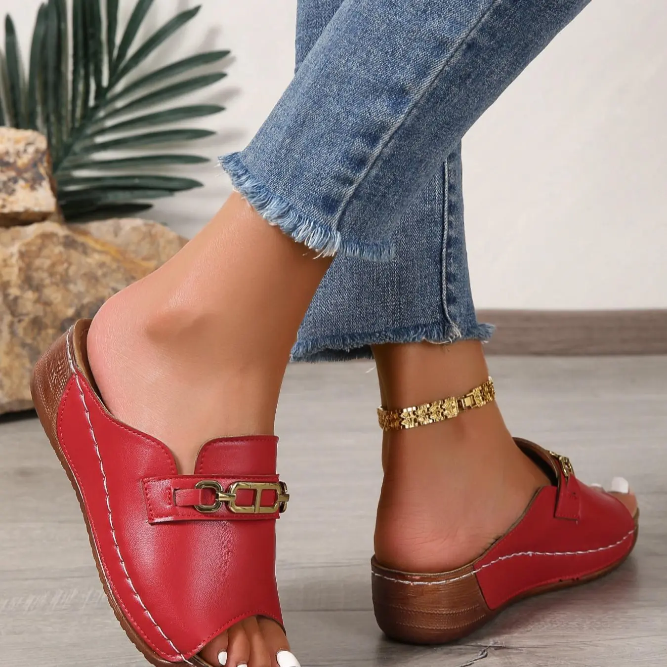 🔥LAST DAY 49% OFF - Women's Fashionable Chain Decorated Platform Sandals, Casual Comfortable Versatile Sandals for Summer, Lightweight Breathable Shoes