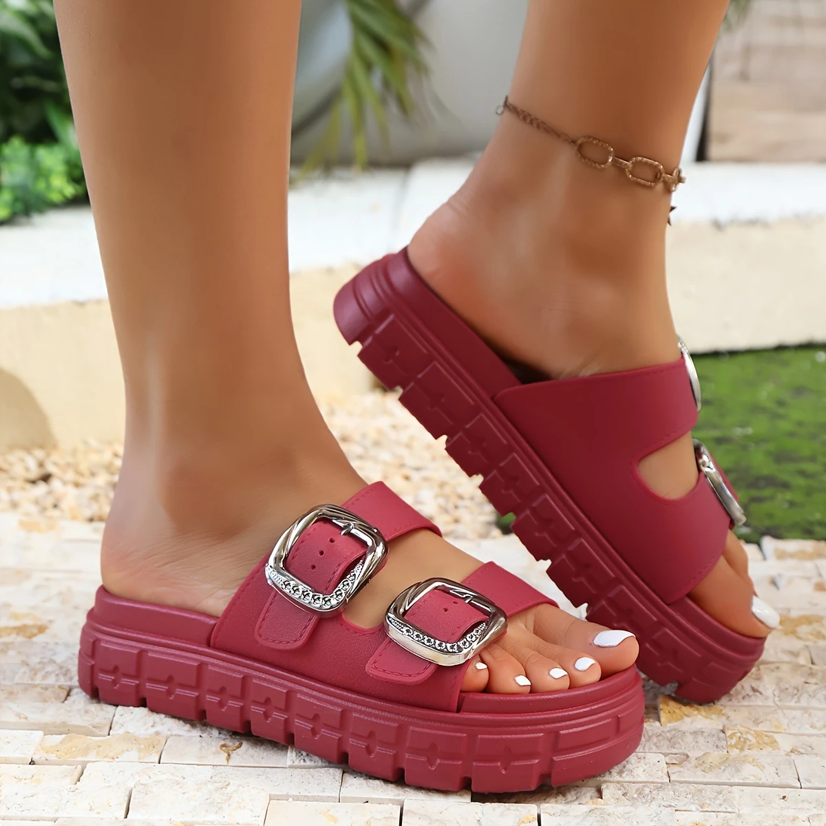 Women's Fashionable Beach Vacation Summer Comfortable Trendy Double-Buckle Design Indoor-Outdoor Non-Slip Versatile Bohemian Style Slippers