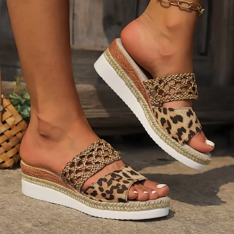 New style of women's thick-soled outdoor one-foot sandals with sloping heels
