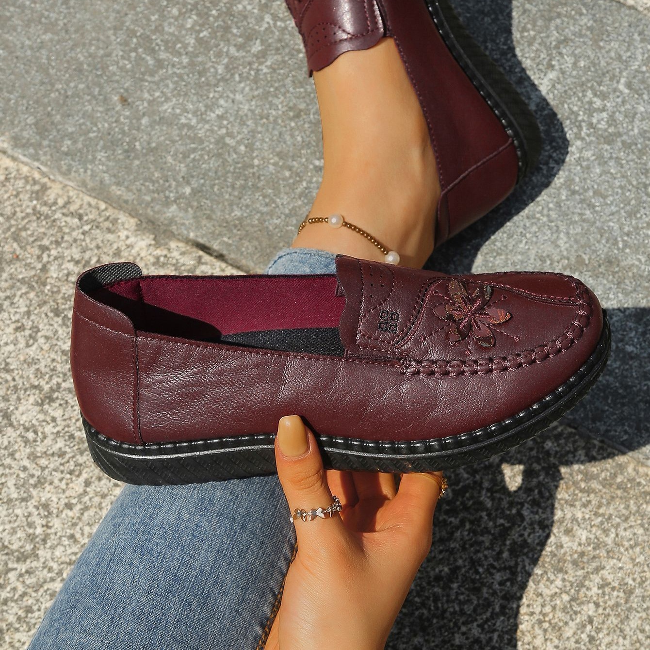 🔥Last Day 60% OFF Women's PU Leather Slip-On Loafers, Soft Sole Anti-Slip Breathable Shoes for Middle-Aged Women, Casual Footwear for Spring and Fall