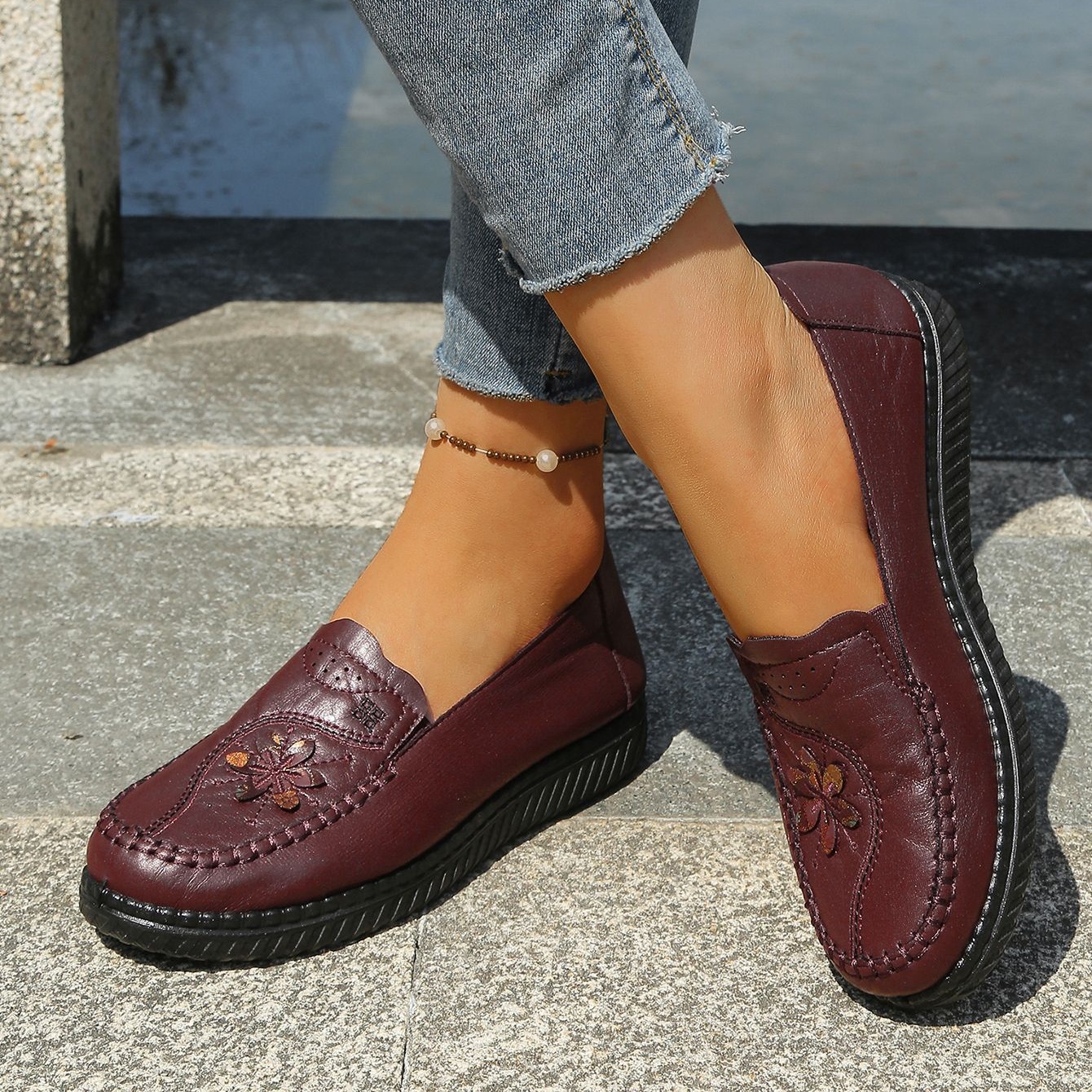 🔥Last Day 60% OFF Women's PU Leather Slip-On Loafers, Soft Sole Anti-Slip Breathable Shoes for Middle-Aged Women, Casual Footwear for Spring and Fall