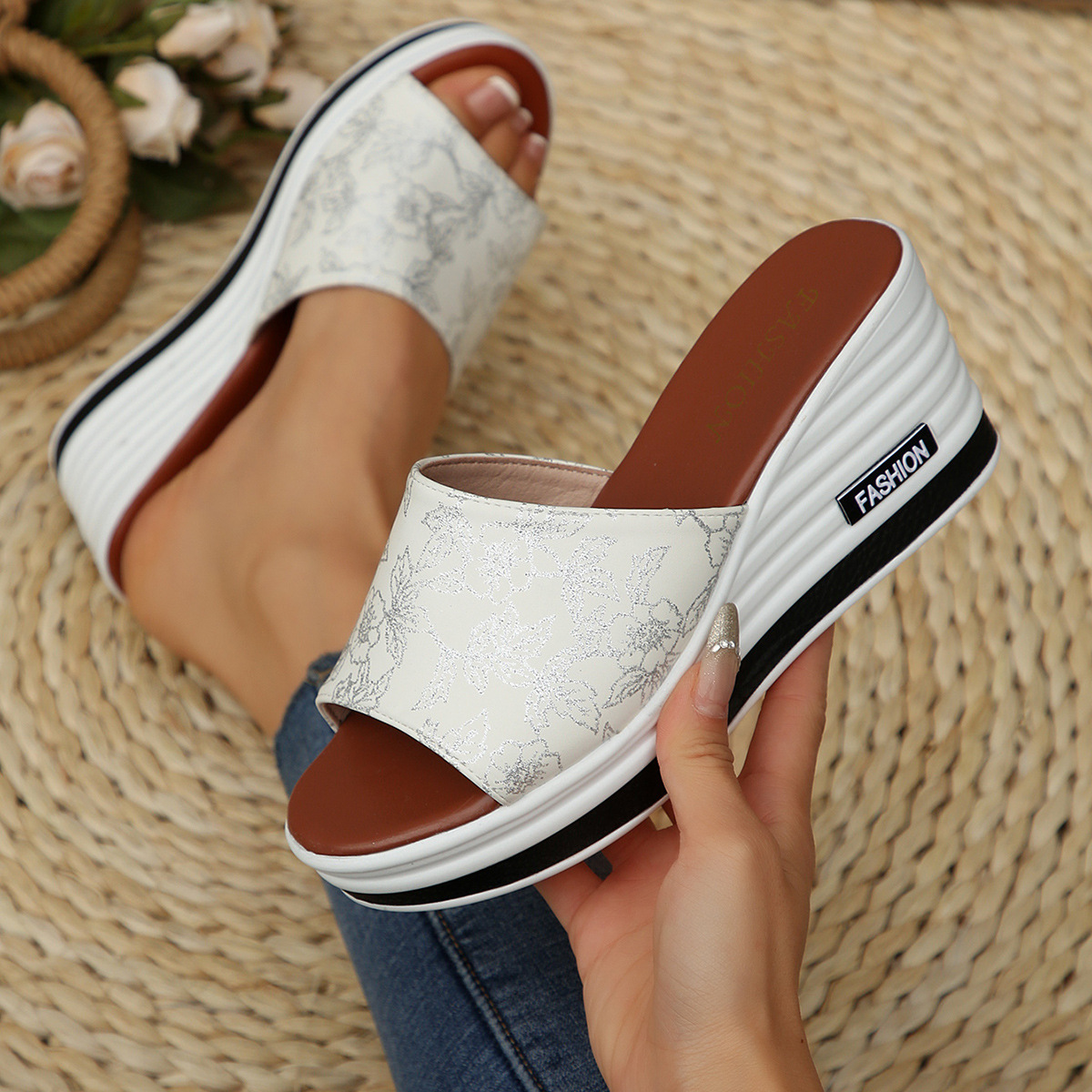Summer 2025 Euro-Chic Peep-Toe Wedge Sandals for Women – Plus Size Strappy Slide Sandals, Casual Comfort Adjustable Wide-Width Fashion Beach Footwea