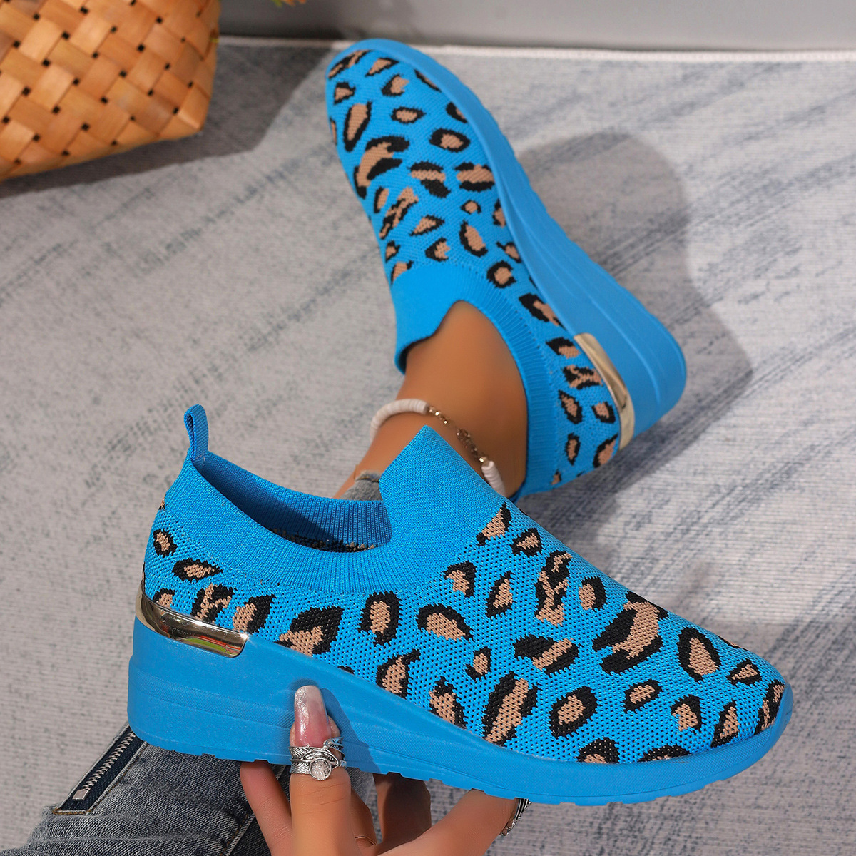 Women's Mesh Breathable Lightweight Orhtopedic Running Shoes