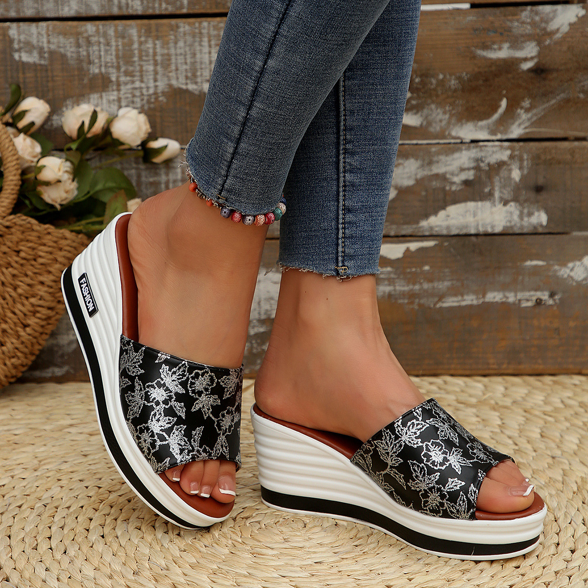 Summer 2025 Euro-Chic Peep-Toe Wedge Sandals for Women – Plus Size Strappy Slide Sandals, Casual Comfort Adjustable Wide-Width Fashion Beach Footwea