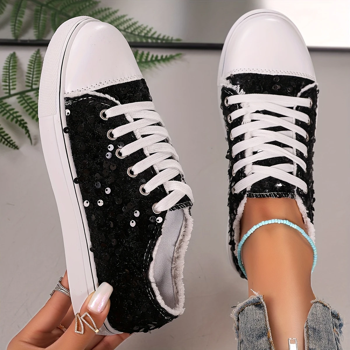 Women's Round Toe Low-top Sneakers