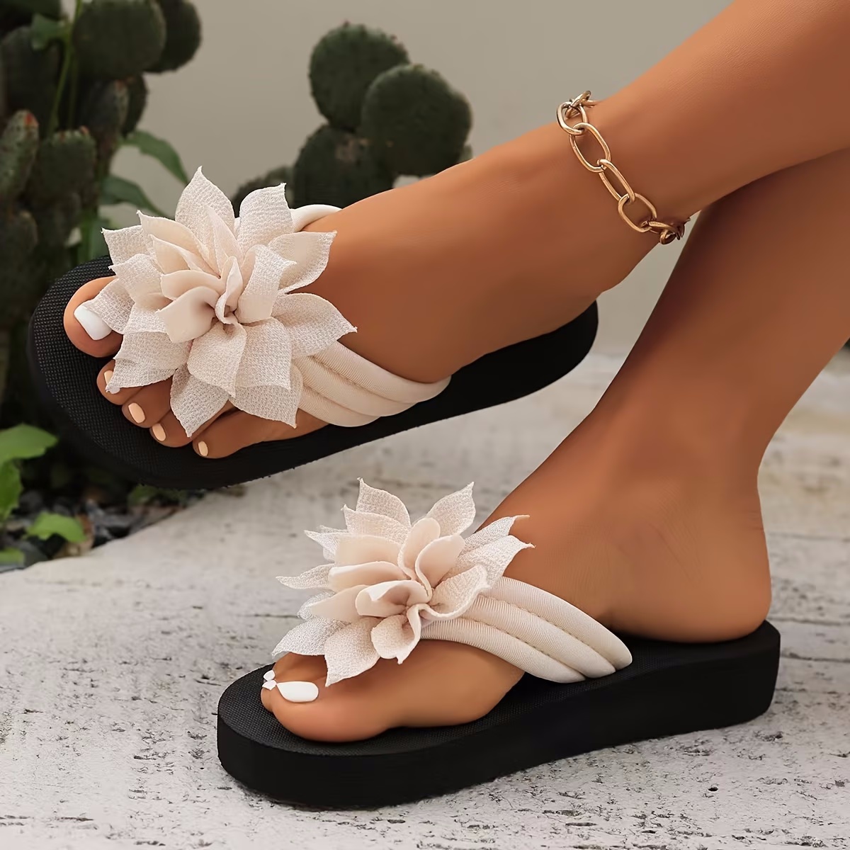 Wide-Fit Women'S Stylish Sandals with Floral Design, Casual Flip-Flops, Flat Beach Vacation Shoes