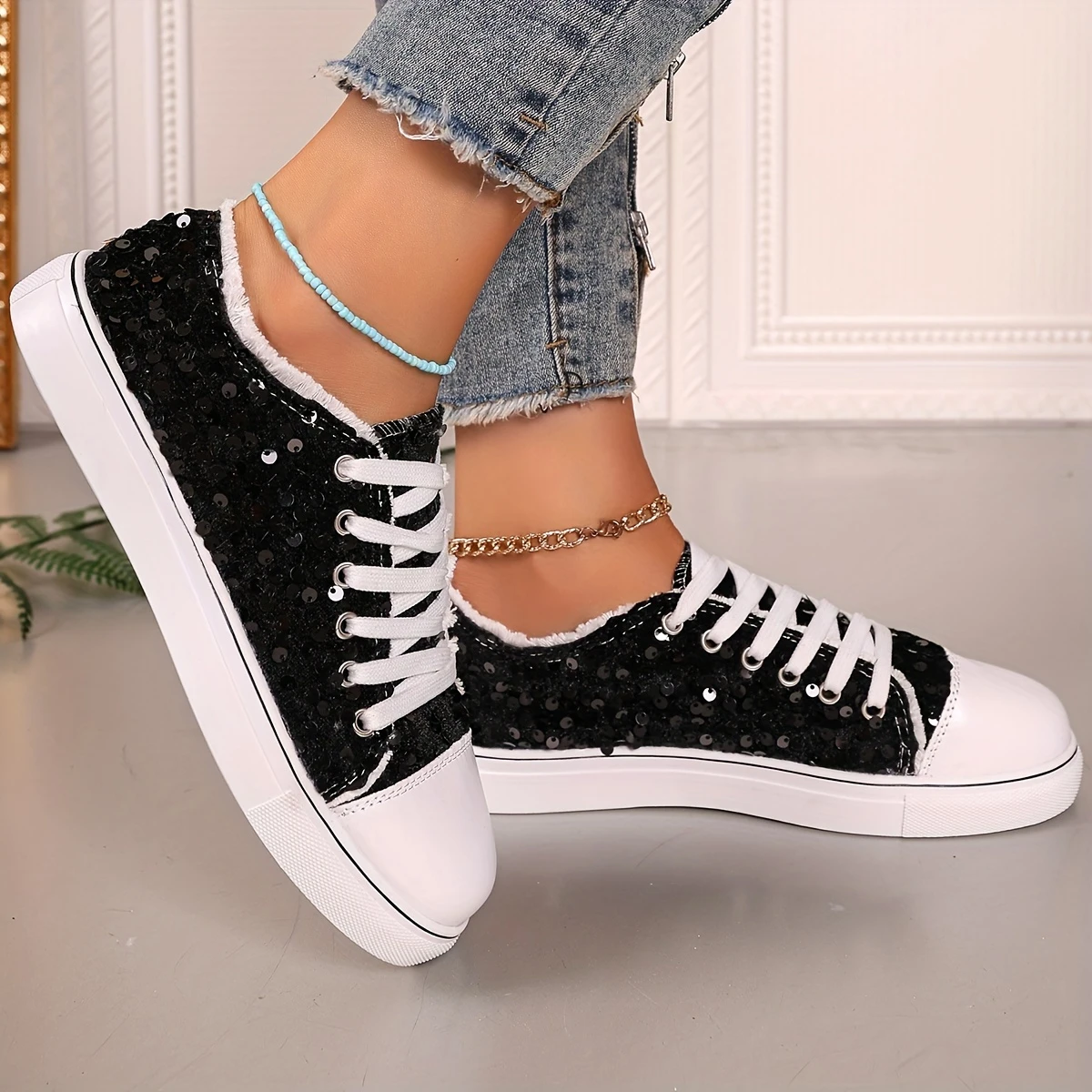 Women's Round Toe Low-top Sneakers