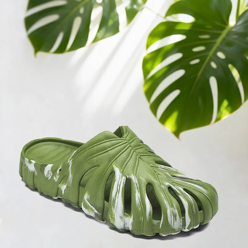 2026 New Unisex Garden Clogs  Slip-Resistant Thick Sole Plant Slippers in Natural Style Breathable Nonslip house slippers slippers Soft Walking Shoes