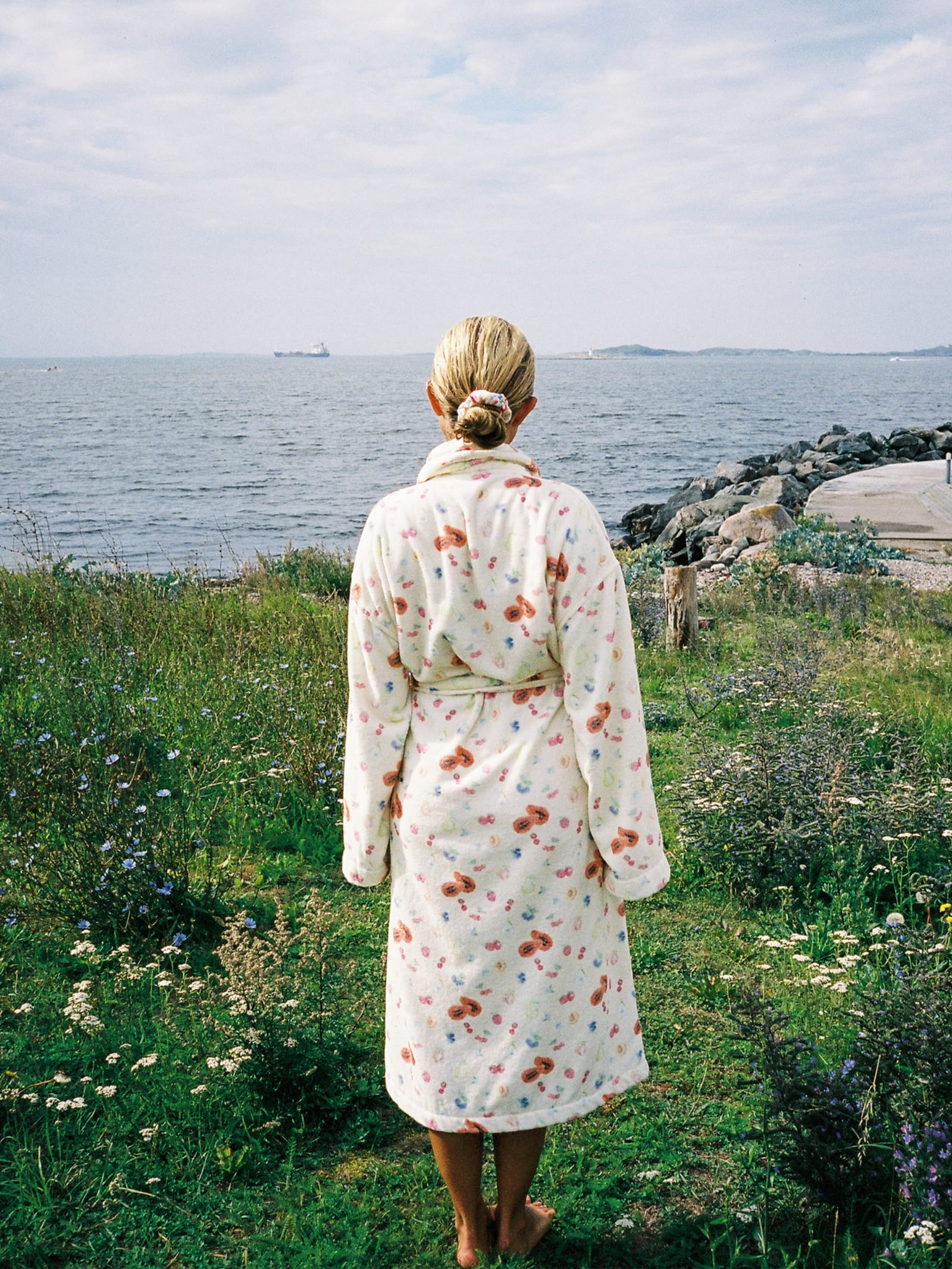 Variety of Fruits Yellow Robe 