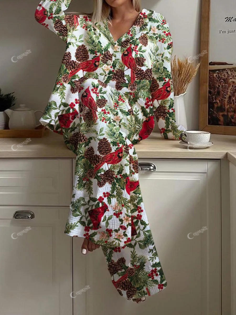 Women's Pinecone Robin Pajama Set