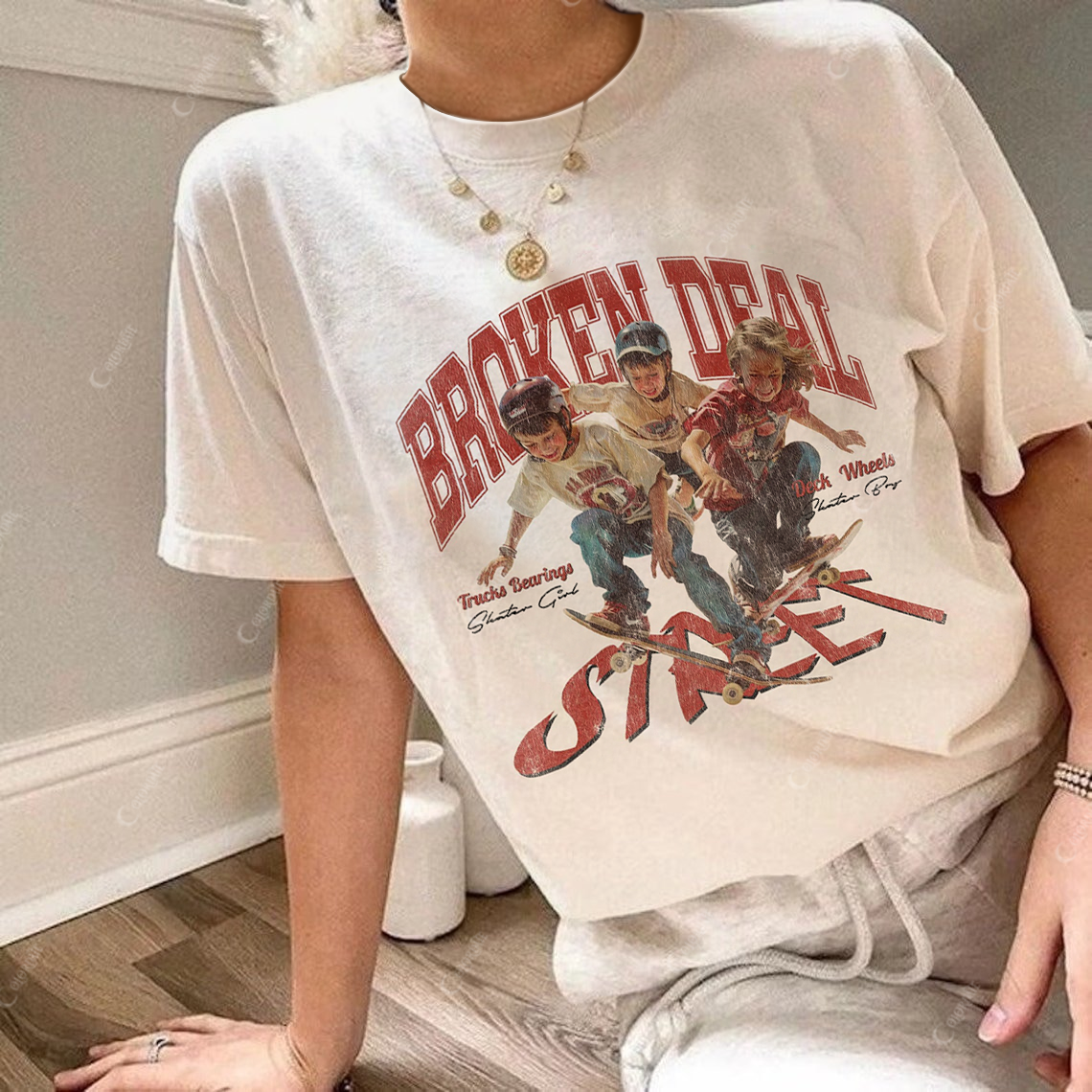 Colordate Women's Skateboard Print Round Neck Short Sleeve Tee