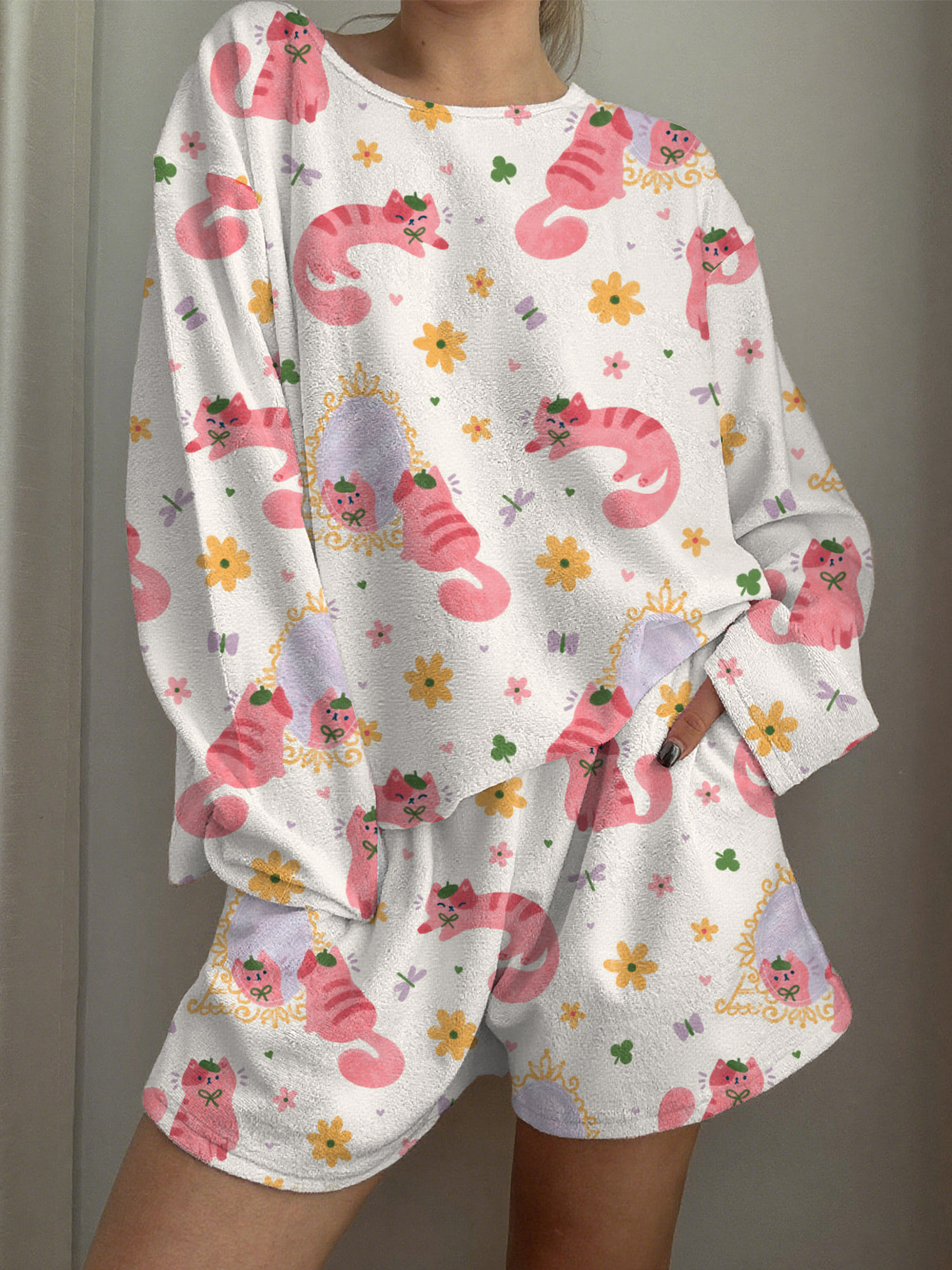 Mirror Kittens Printed Long-Sleeved Shorts Loungewear Set