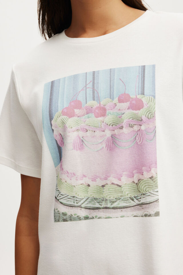 Women's Vintage Cake Print Round Neck Short Sleeve Tee