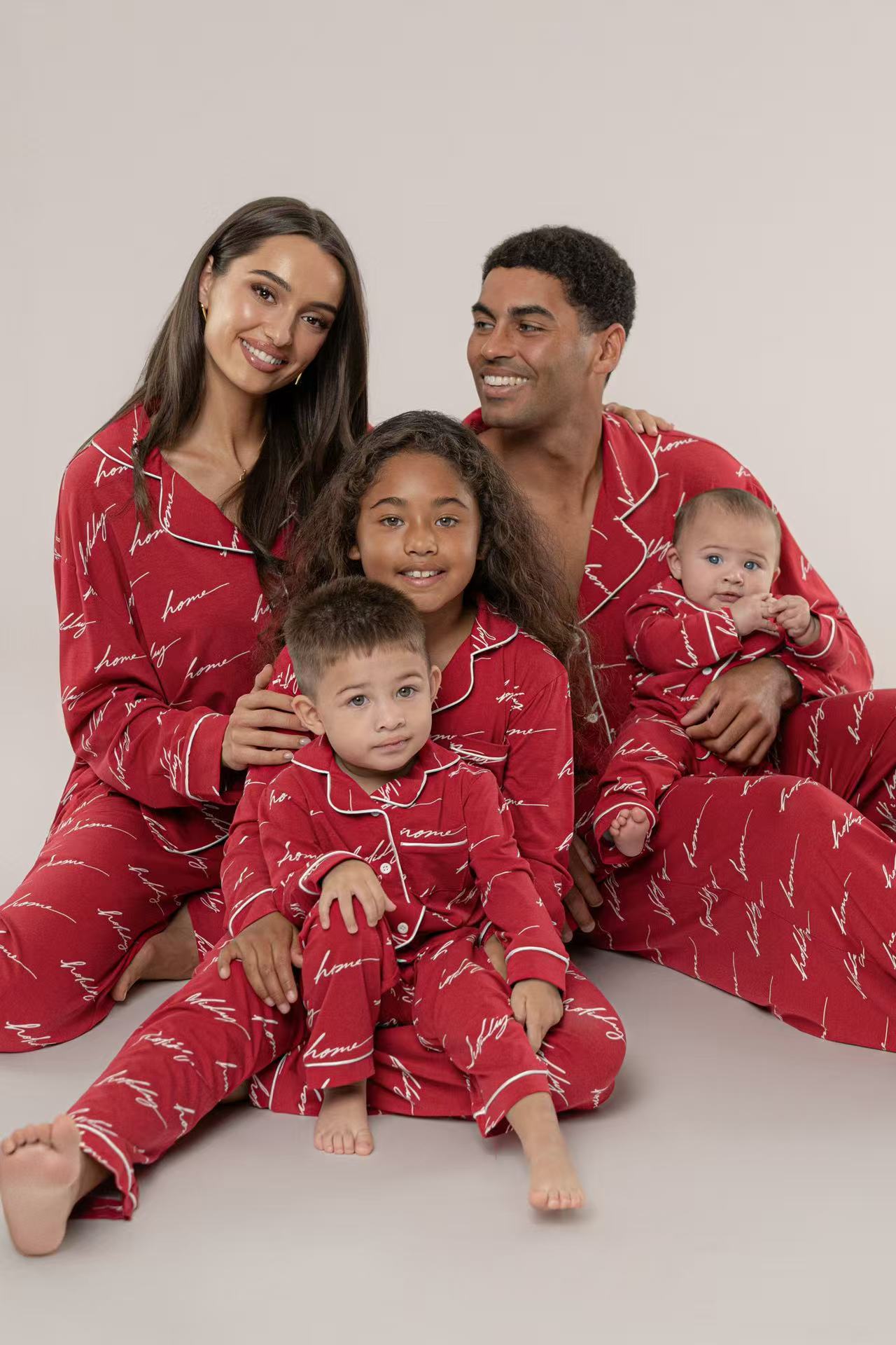 Red Home For The Holiday Print Home Long Sleeve Suit