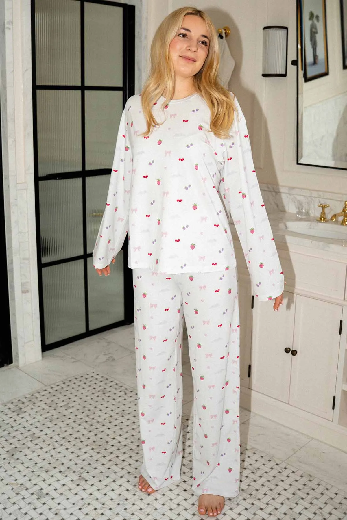 Girldreams Print White Pajama Cozy Sleep Set